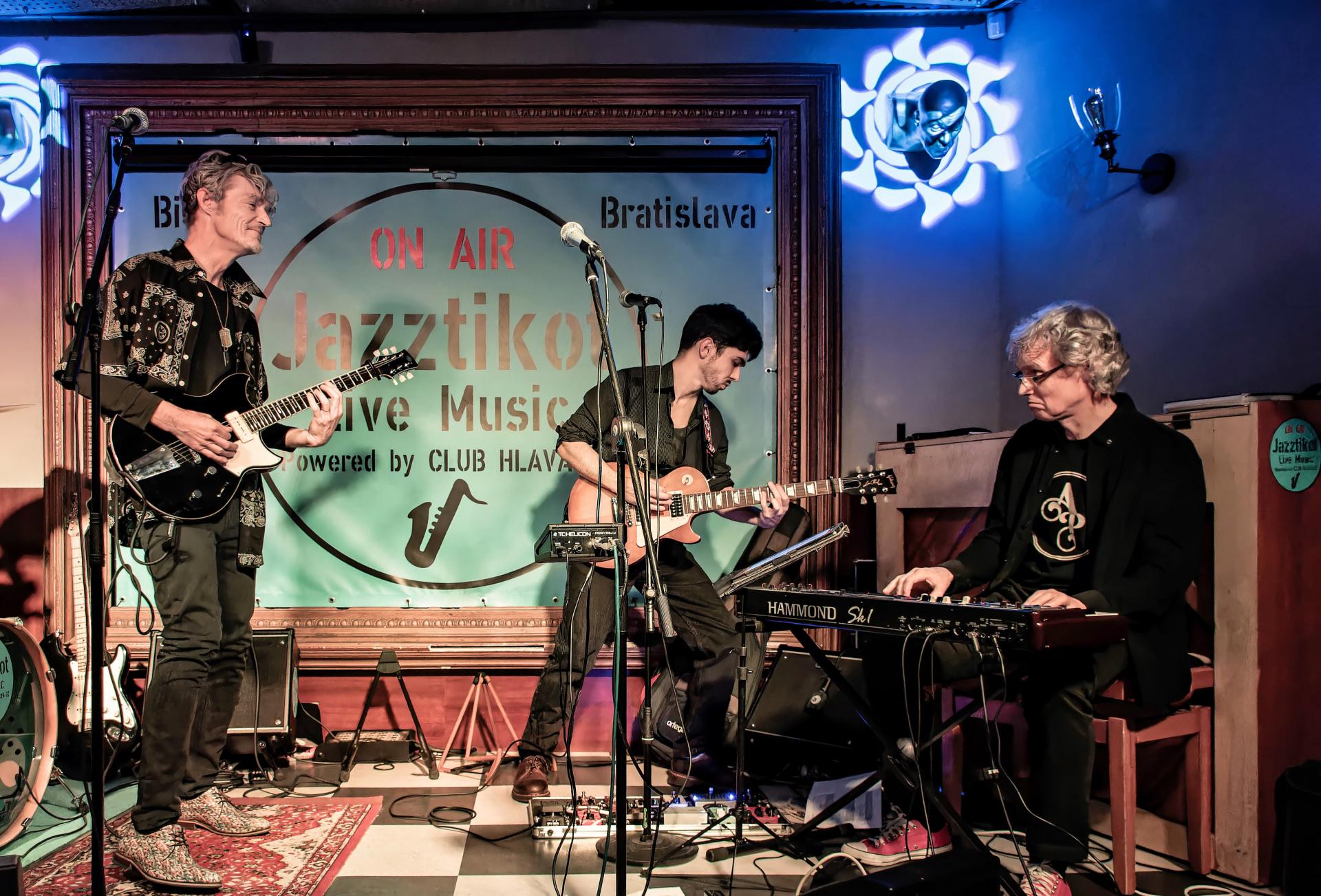 Broňo Dobrota, Matúš Lauko a Peter Dobrota