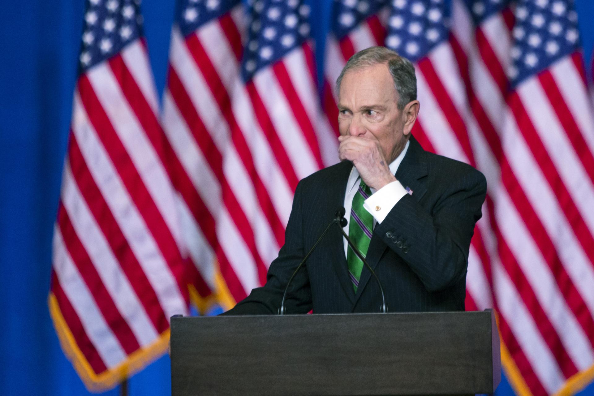 4. marec 2020 New York, USA: Známy americký miliardár Michael Bloomberg oznamuje, že odstupuje zo súboja o Biely dom a vyjadruje podporu Joeovi Bidenovi.