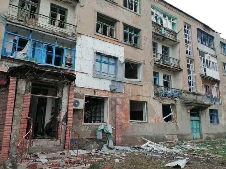 Následky bombardovania v Luhansku