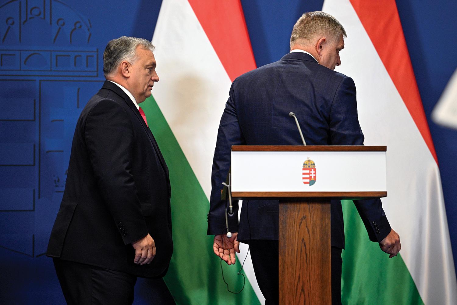 Robert Fico stráca odchodom Viktora Orbána z kresla maďarského premiéra svojho najväčšieho spojenca.