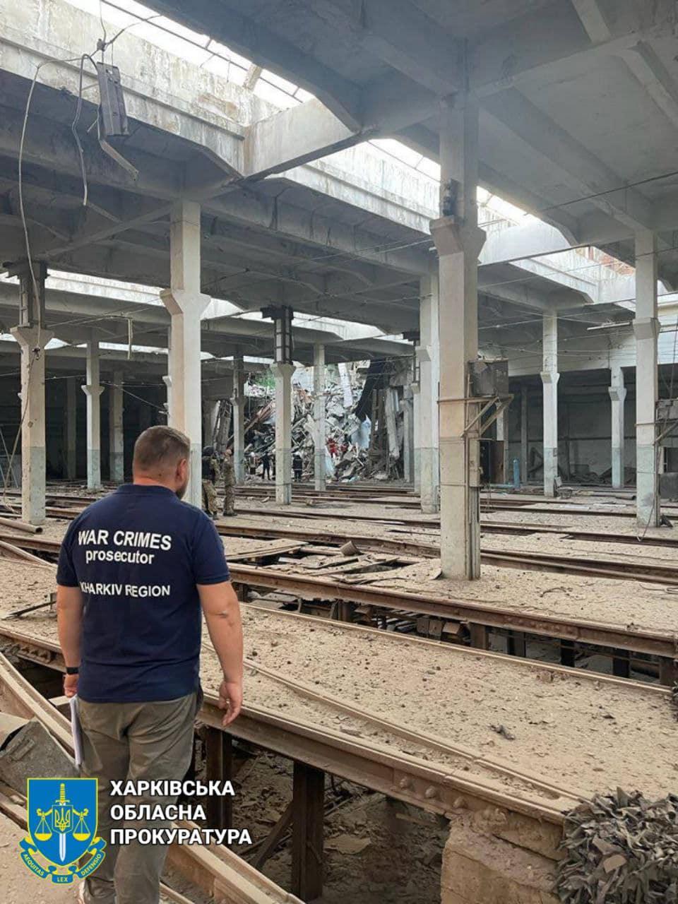 Charkov, ranné bombardovanie budovy určenej na kultúrne účely.