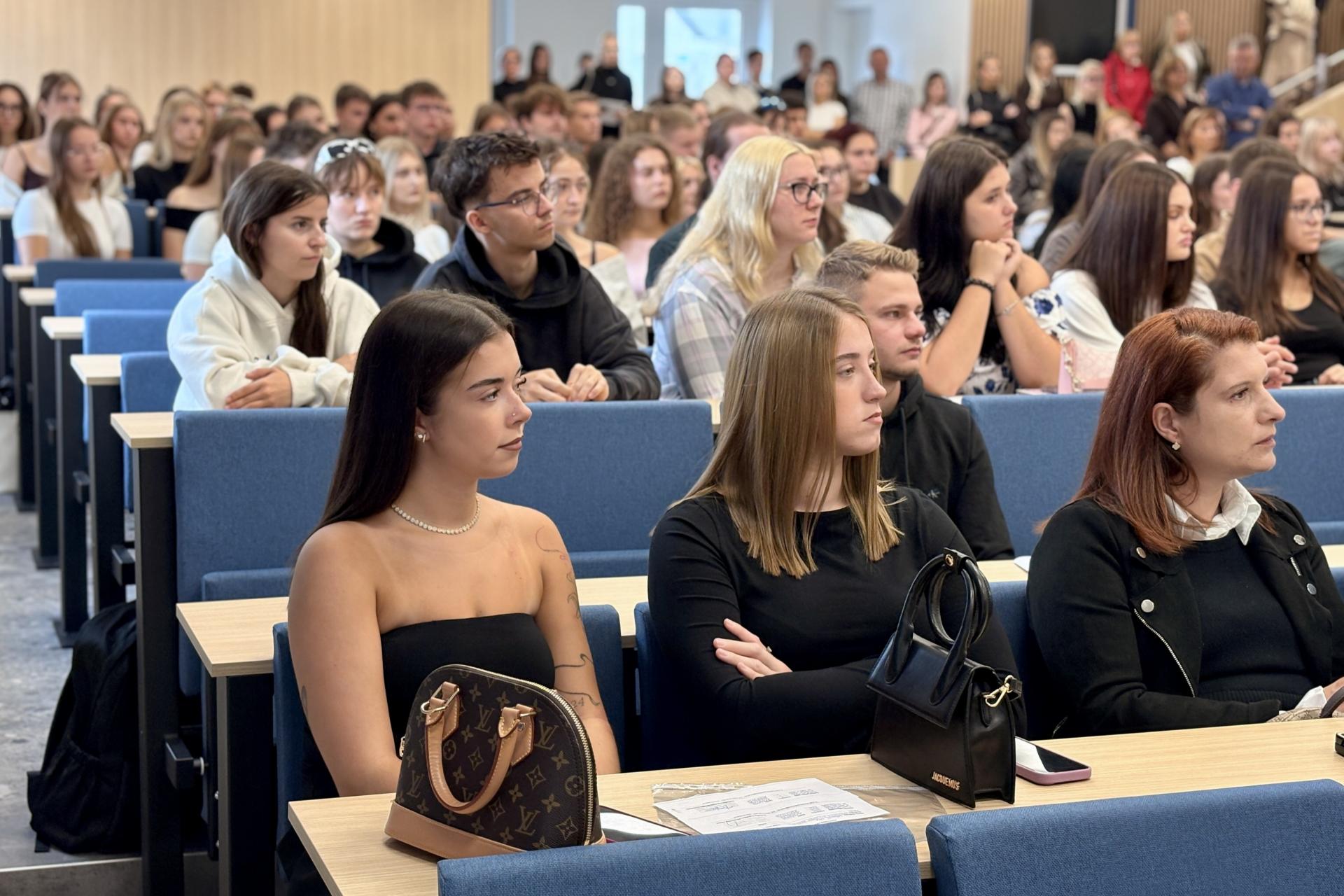 Trenčianska univerzita Alexandra Dubčeka v Trenčíne