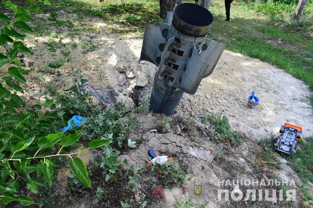 Raketa v Donecku dopadla aj na detské ihrisko. Ostreľované boli obce Ivanivka a Hrodivka