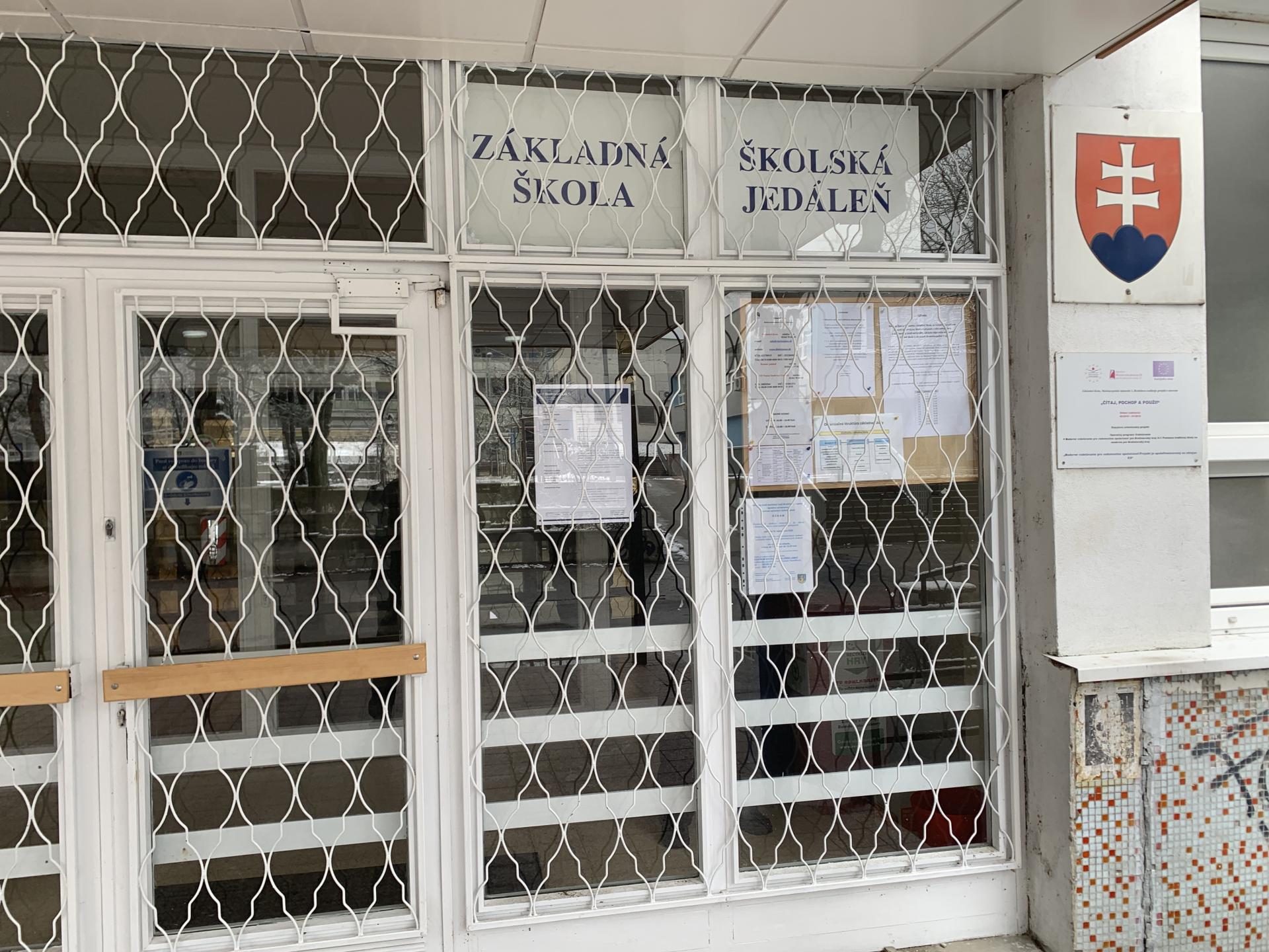 Základná škola v bratislavskom Lamači.