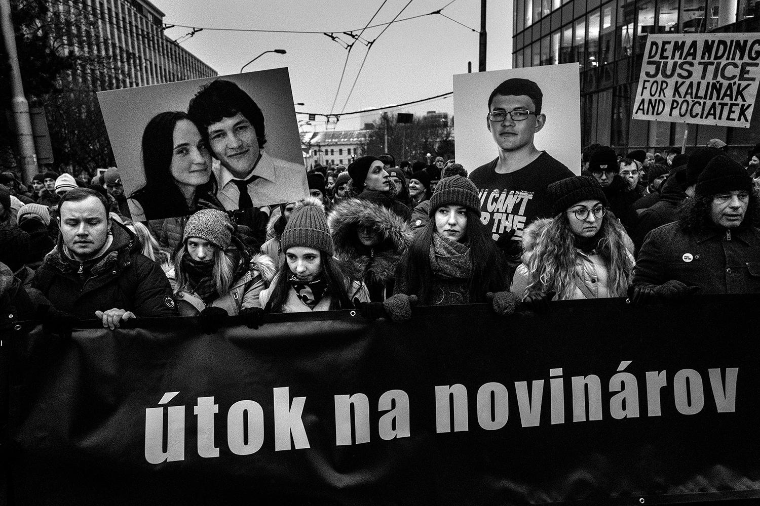 4. marec 2018, Bratislava: Veľa mladých ľudí v uliciach počas protestov Za slušné Slovensko žiadalo predčasné voľby a nezávislé vyšetrenie vraždy novinára Jána Kuciaka a jeho snúbenice Martiny Kušnírovej.