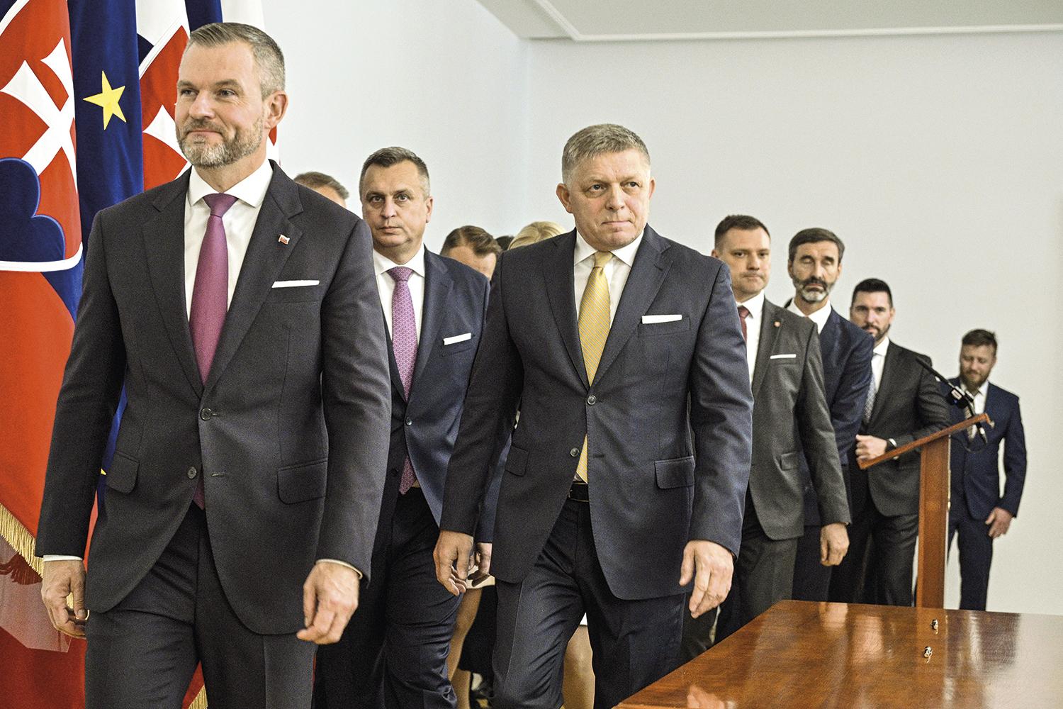 16. október 2023, Bratislava: Lídri politických strán Peter Pellegrini, Andrej Danko a Robert Fico po slávnostnom akte podpísania Koaličnej zmluvy.