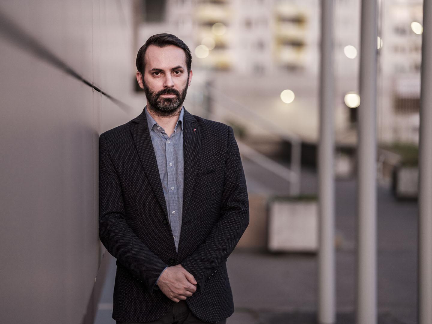 Jozef Šuvada je riaditeľom národného klinického tímu pre COVID-19 na ministerstve zdravotníctva a člen krízového štábu. 