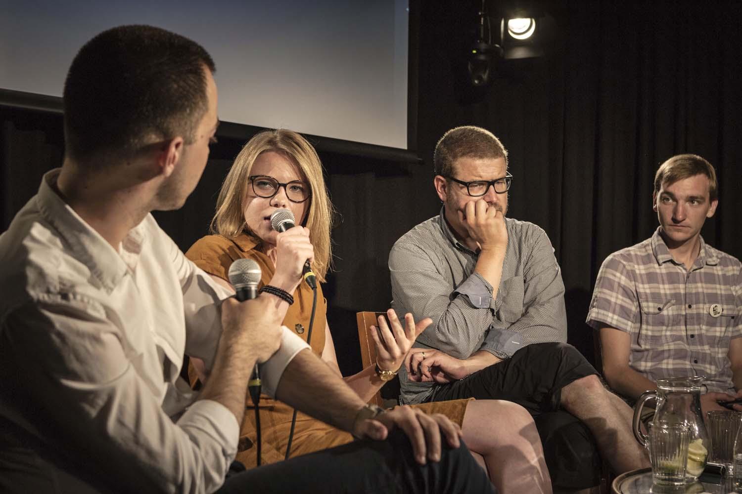 26. júna 2019 Bratislava, Slovenská republika: Hana Strašáková (druhá zľava) diskutovala v relácii .glóbus o tom, kam kráča Česko, spolu s novinármi Jindřichom Šídlom a Dávidom Pásztorom.