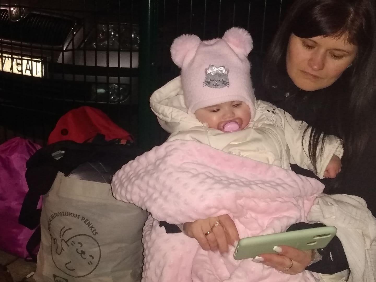 Matka s dieťaťom na hranici Ubľa