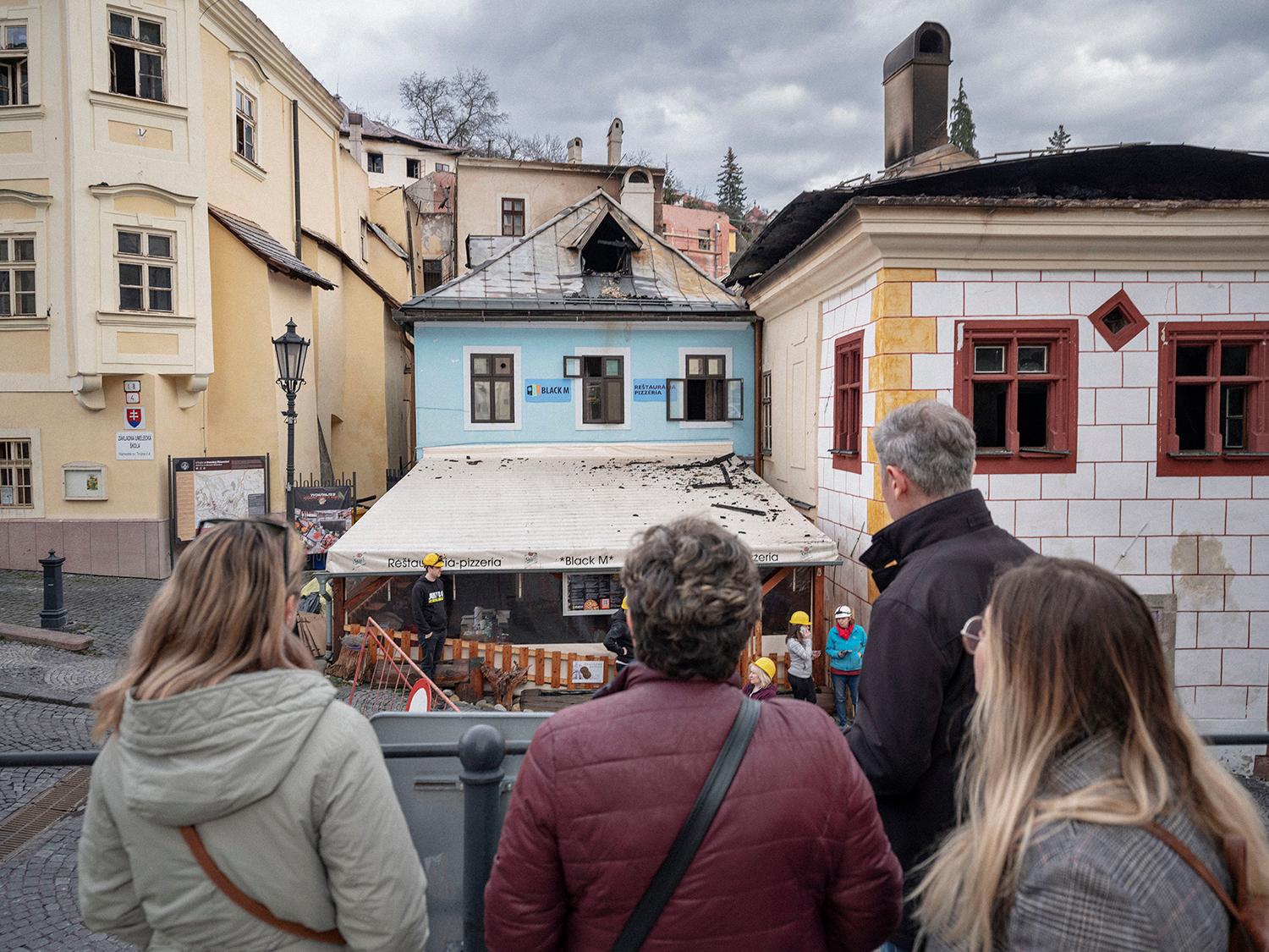 Reštaurácia a pizzéria Black M to „schytala“ naplno. Podnik sa však má kam uchýliť.