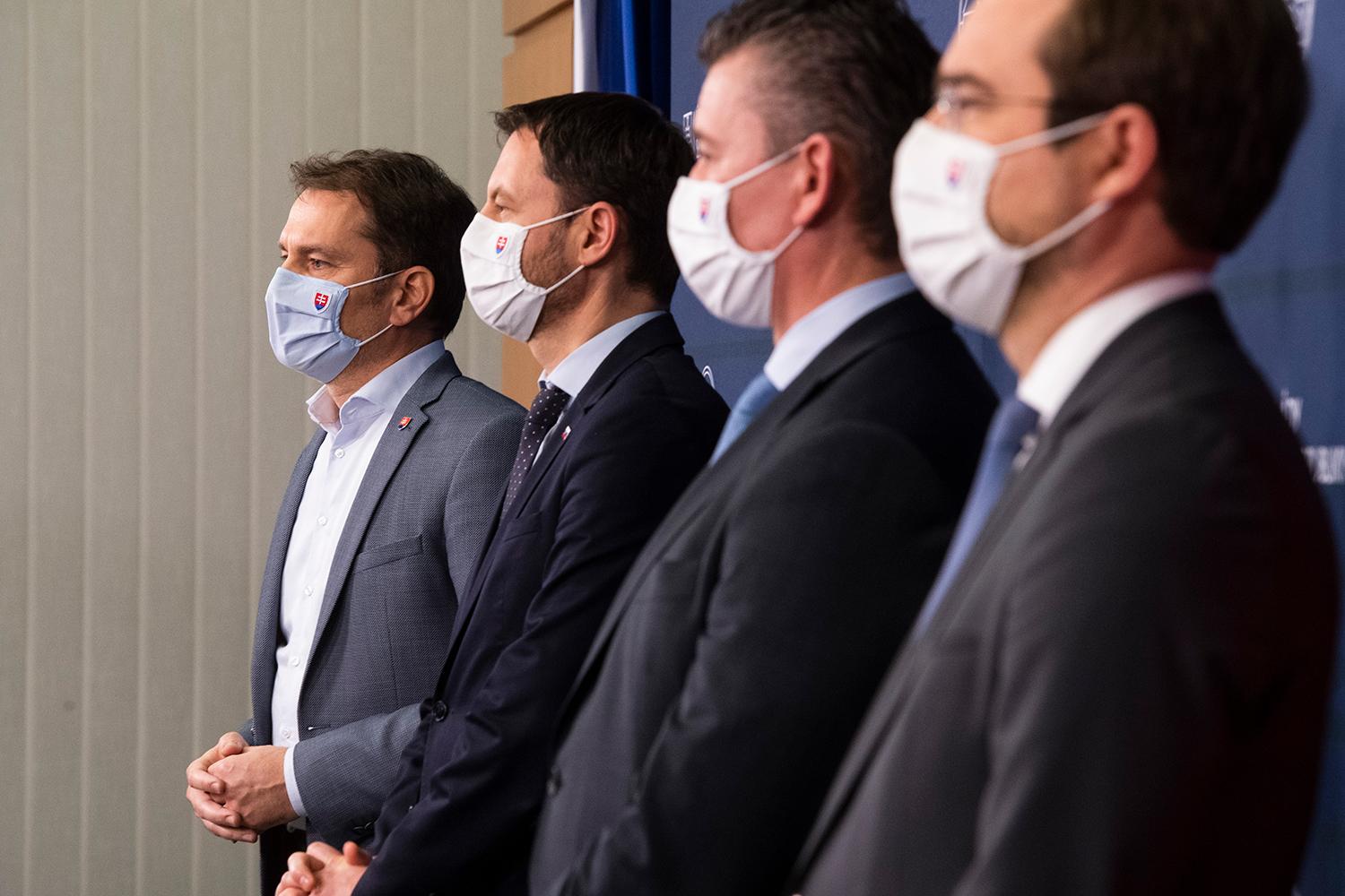 11. január 2021 Bratislava: Členovia OĽaNO – premiér Igor Matovič, minister financií Eduard Heger, minister vnútra Roman Mikulec a minister zdravotníctva Marek Krajčí počas tlačovej konferencie.