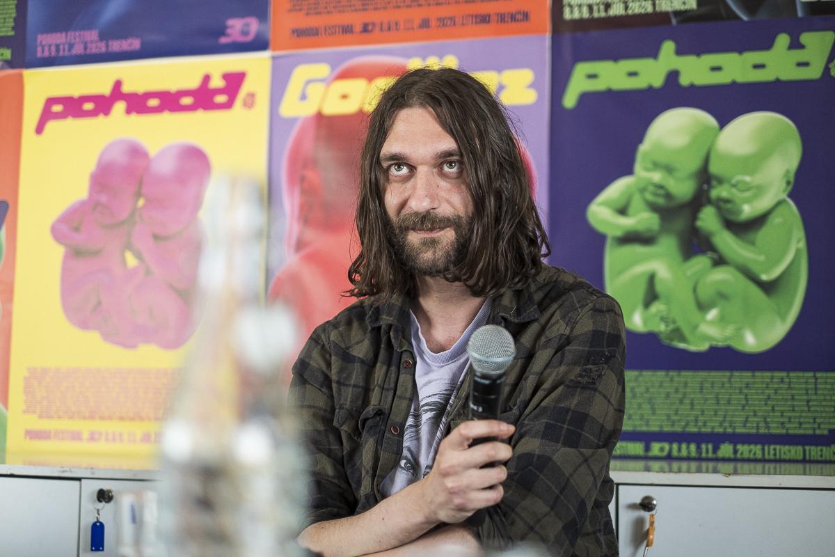 Denis Bango počas tlačovej konferencie pred vystúpením na jubilejnom 30. ročníku festivalu Pohoda.