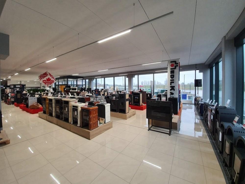 Stovky krbov a kachlí sú predmetom priamej prezentácie krbového štúdia 