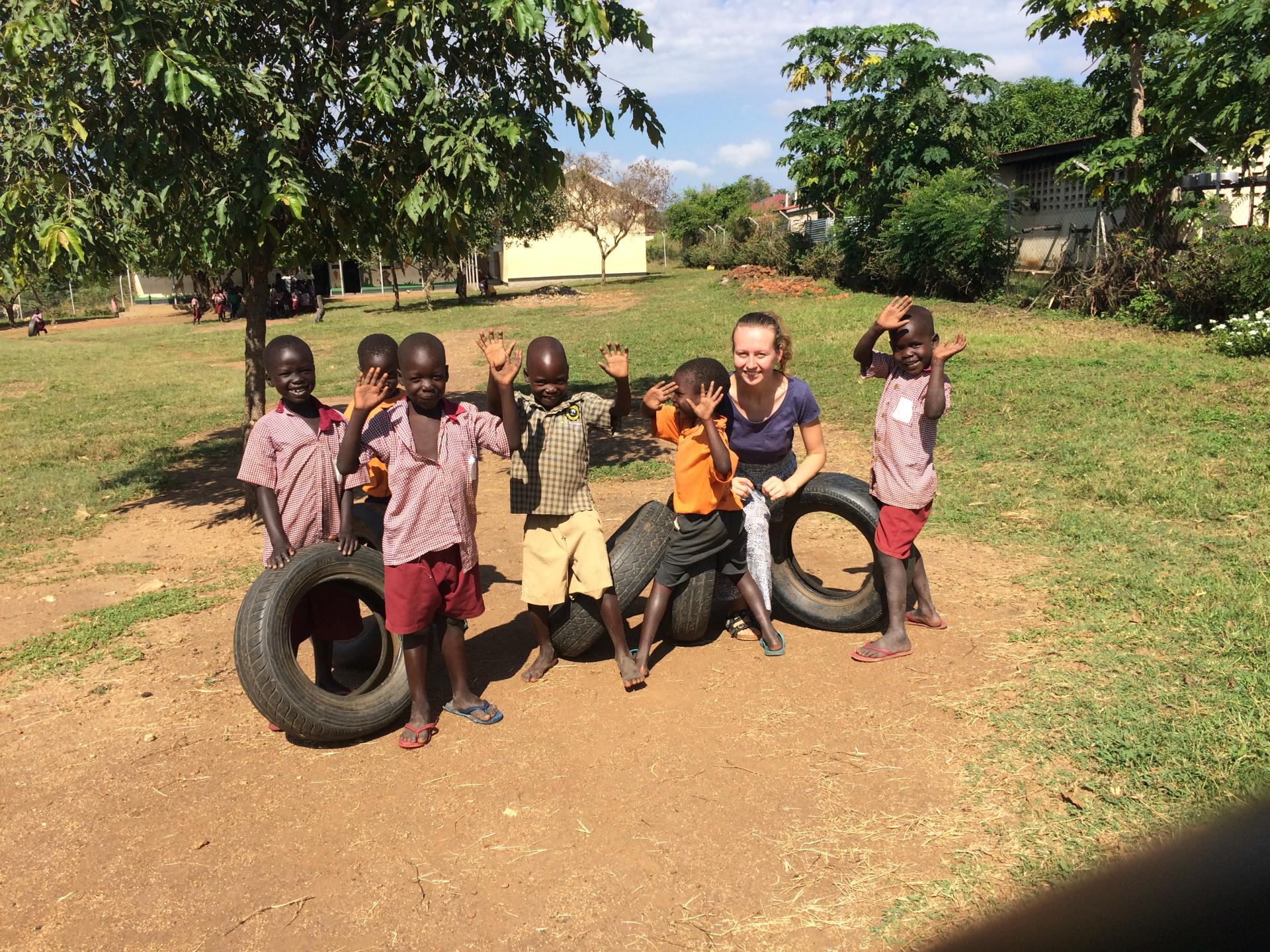 Pneaumatika je na tomto mieste obľúbenou hračkou detí.