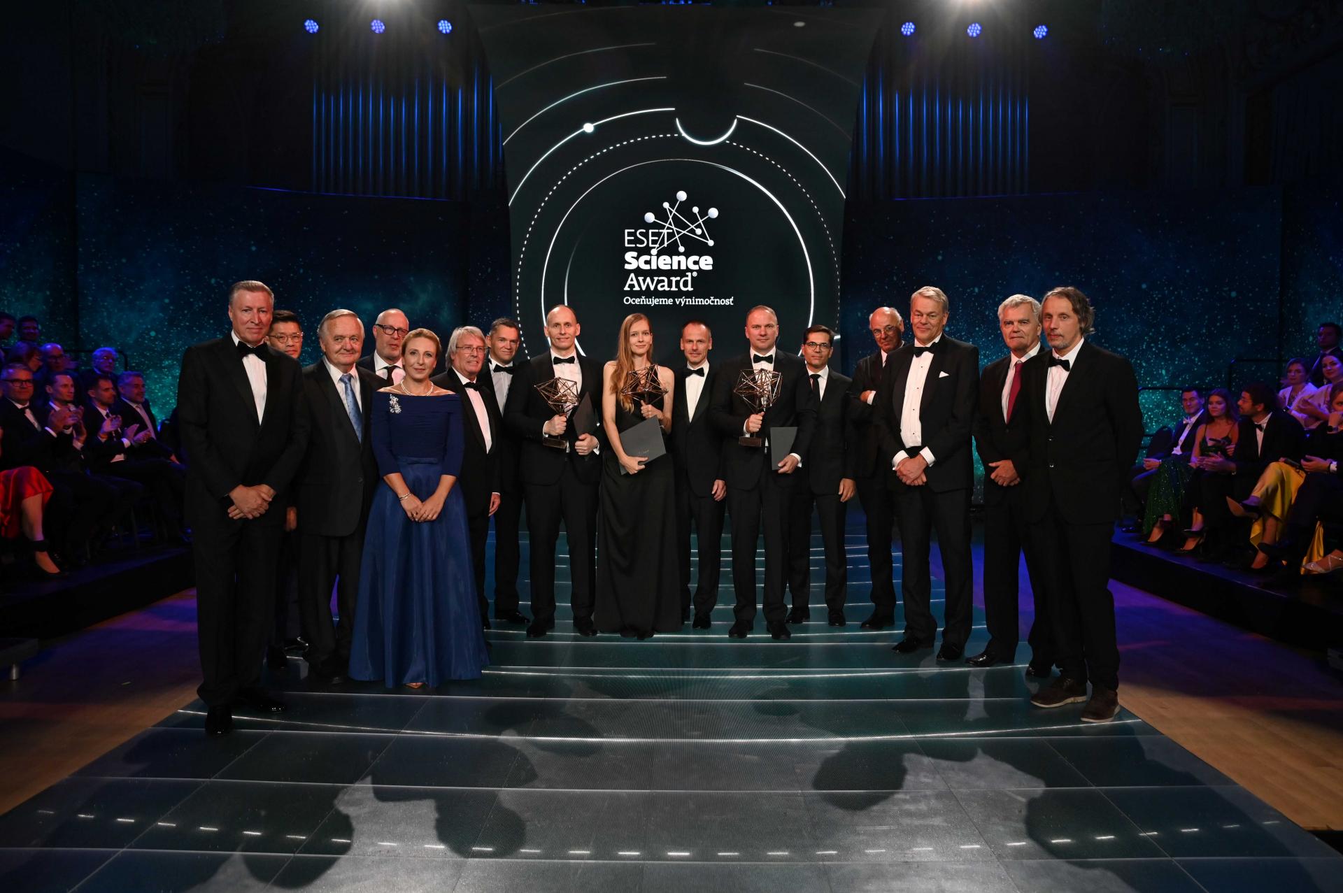 Finalisti ESET Science Award a komisia.