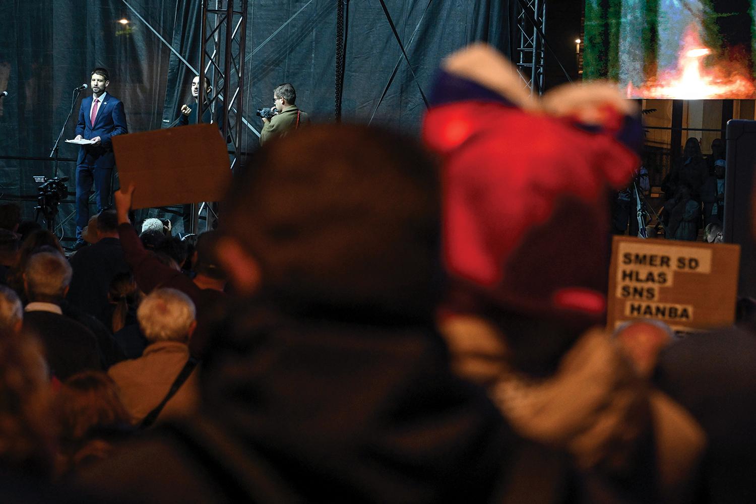 23. september 2025, Bratislava: Predseda Progresívneho Slovenska Michal Šimečka počas protivládneho protestného zhromaždenia.