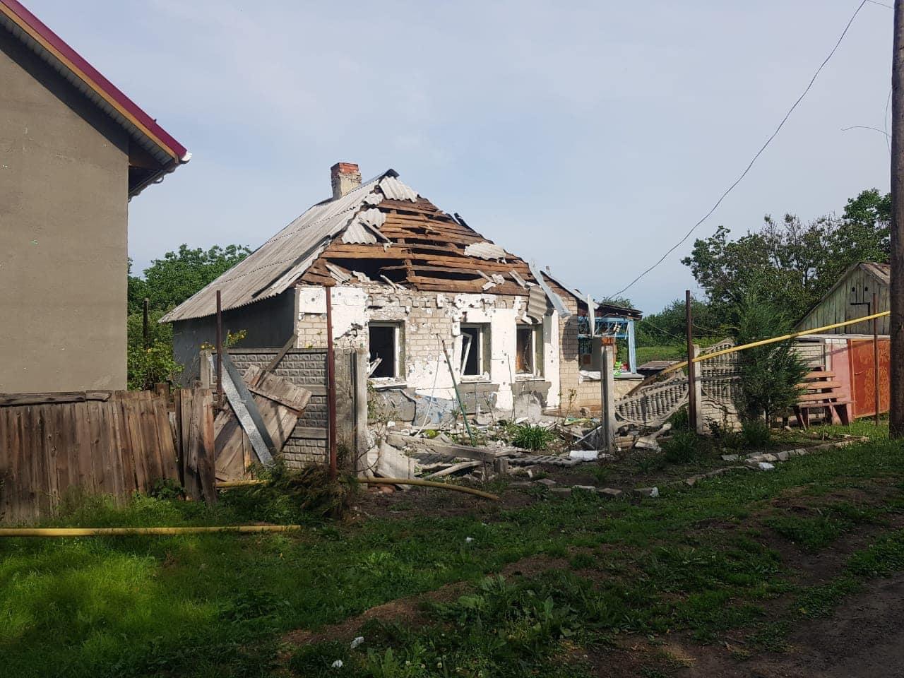 Zničený dom v luhanskom regióne