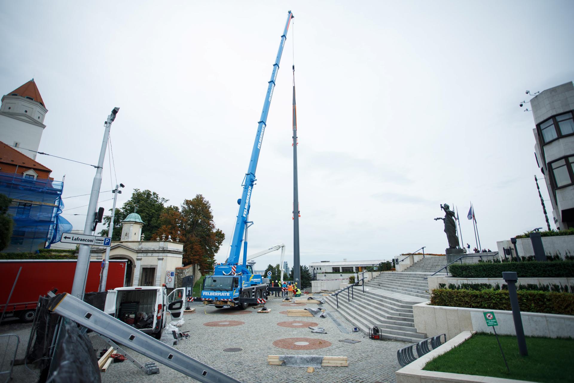 Stožiar má tridsať metrov.