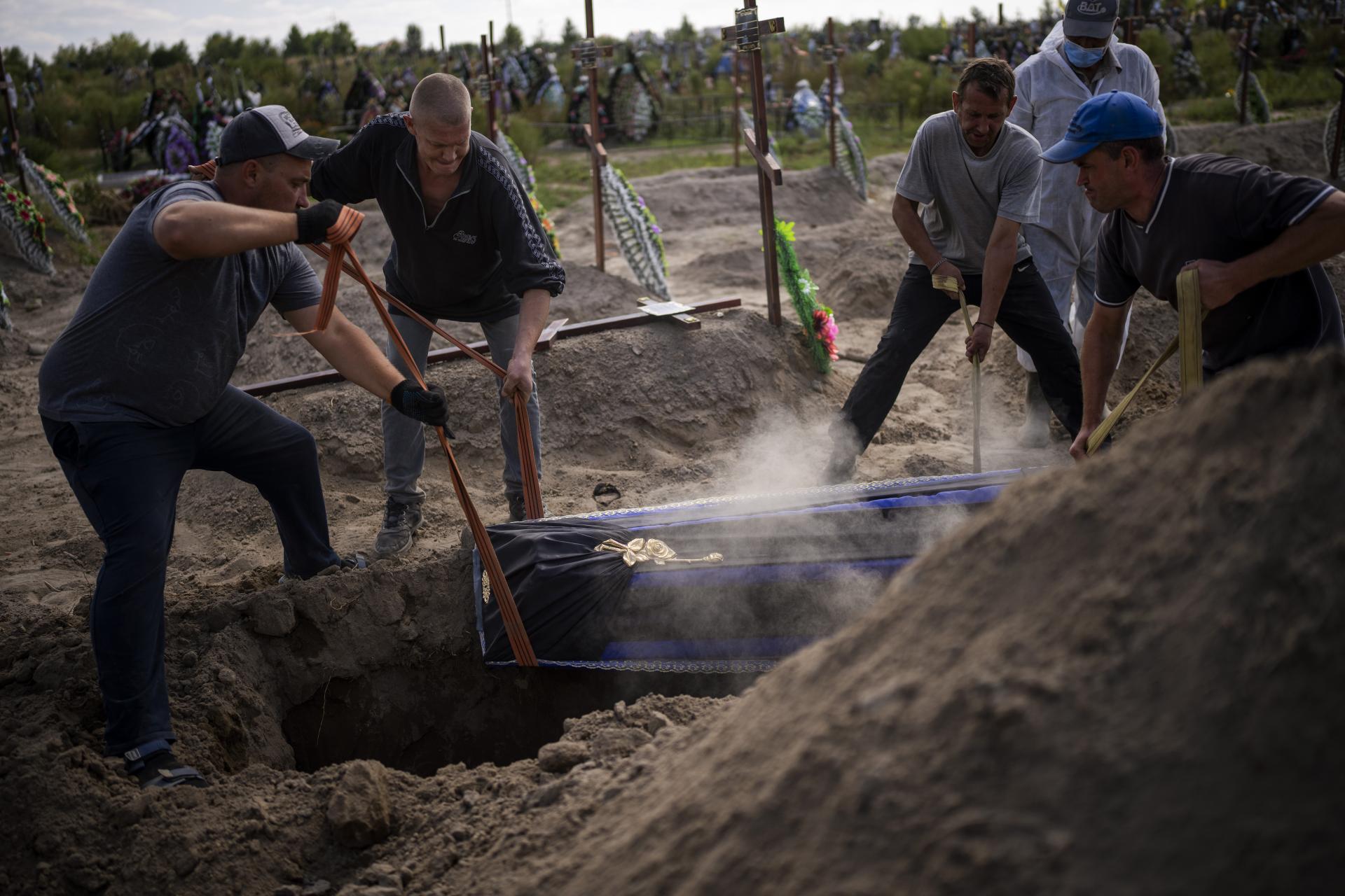 Pochovávanie v Buči