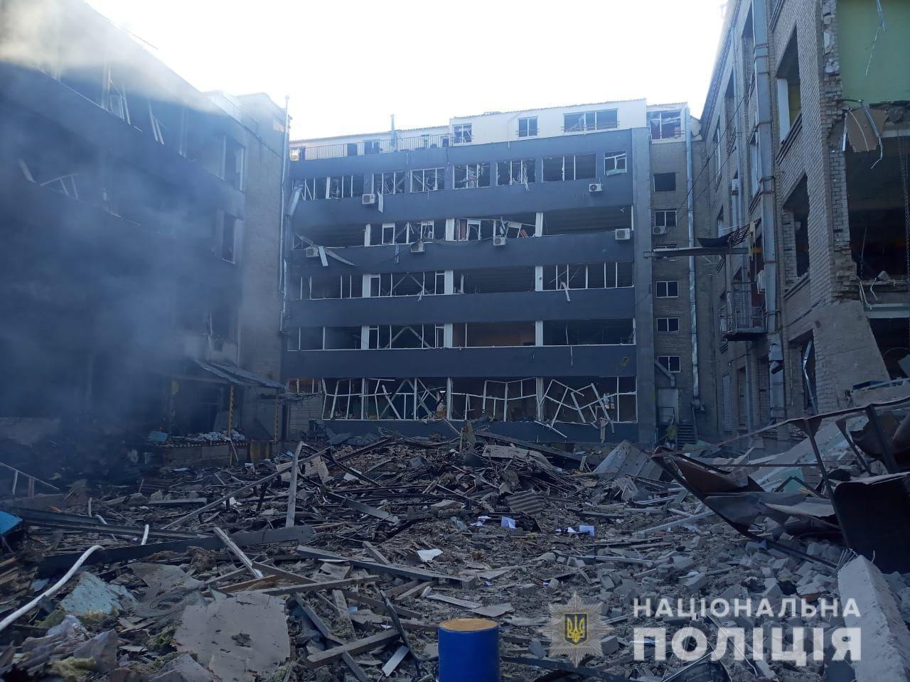 Charkov. Zbombardovaná industriálna budova