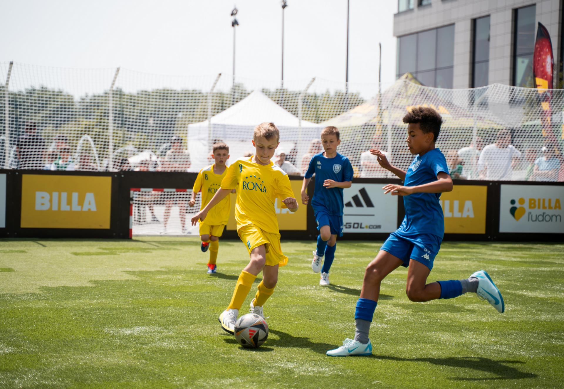 Na bratislavskom semifinále Futbalu v meste bojovalo 16 družstiev