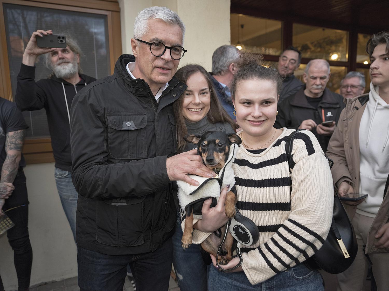 Hlavnou témou predvolebného mítingu v Dunajskej Strede bola otázka, koho podporia vo voľbách maďarskí voliči.