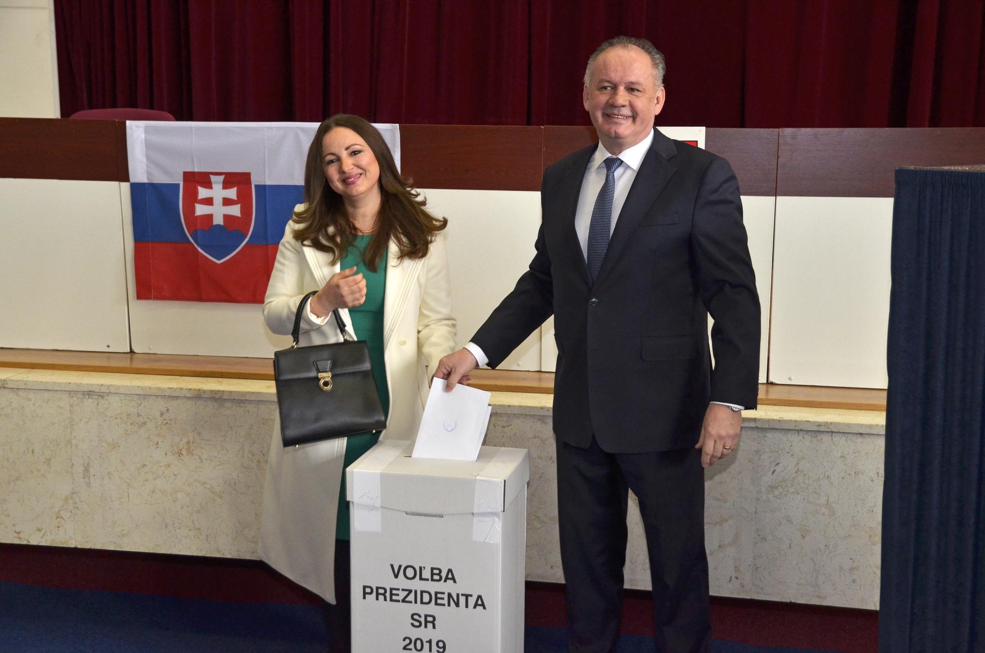 Prezident Andrej Kiska s manželkou odovzdali svoj hlas v Poprade.