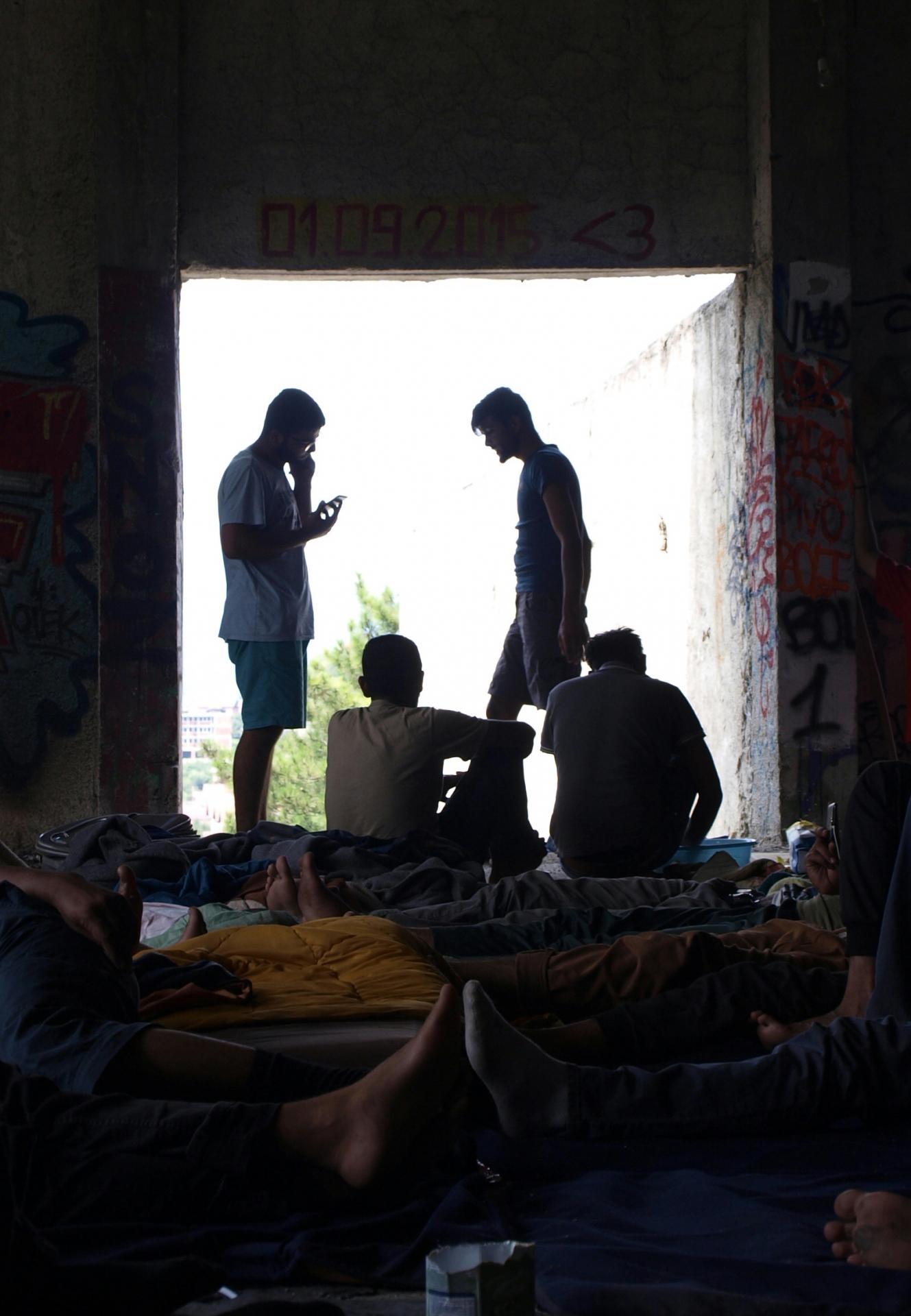 Migranti sa v oblasti Bihaća zdržiavajú najmä v priestoroch bývalého internátu v Borići.