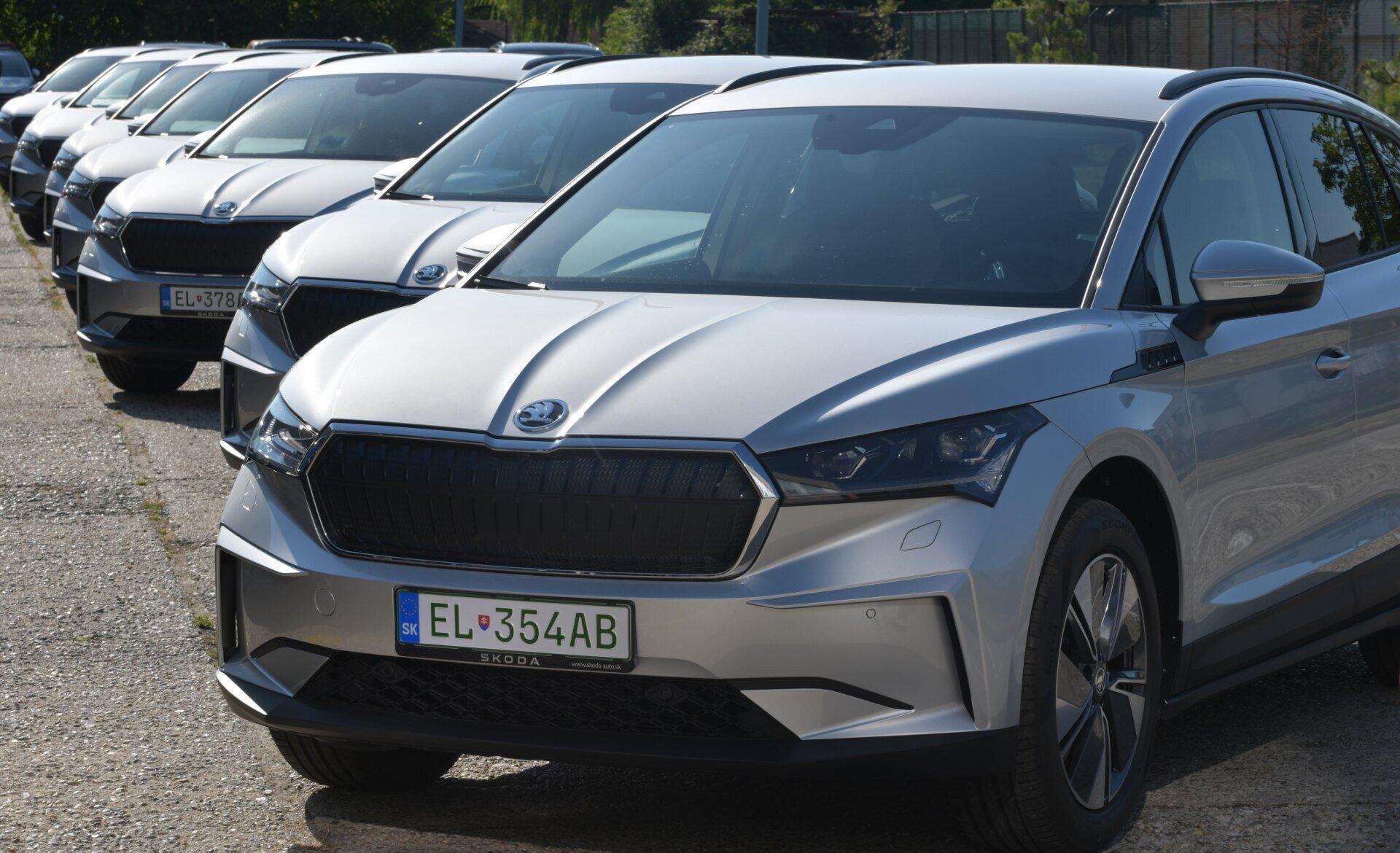 Rástol aj dopyt po lokálne bezemisných modeloch z rodiny Enyaq. V roku 2023 doručila Škoda Auto Slovensko zákazníkom celkovo 382 elektromobilov tohto modelového radu (279 ks SUV + 103 ks Coupé). 