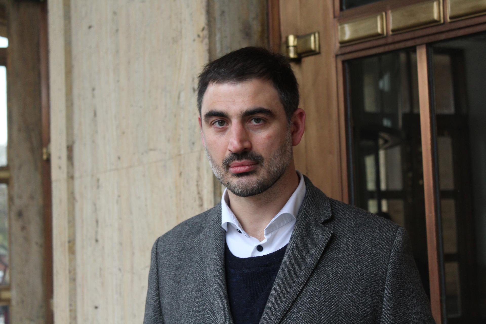 Rádiológ Dimitri Amiras pokladá za najťažšie liečiť tých, ktorí chcú, aby lekár robil všetky rozhodnutia za nich.