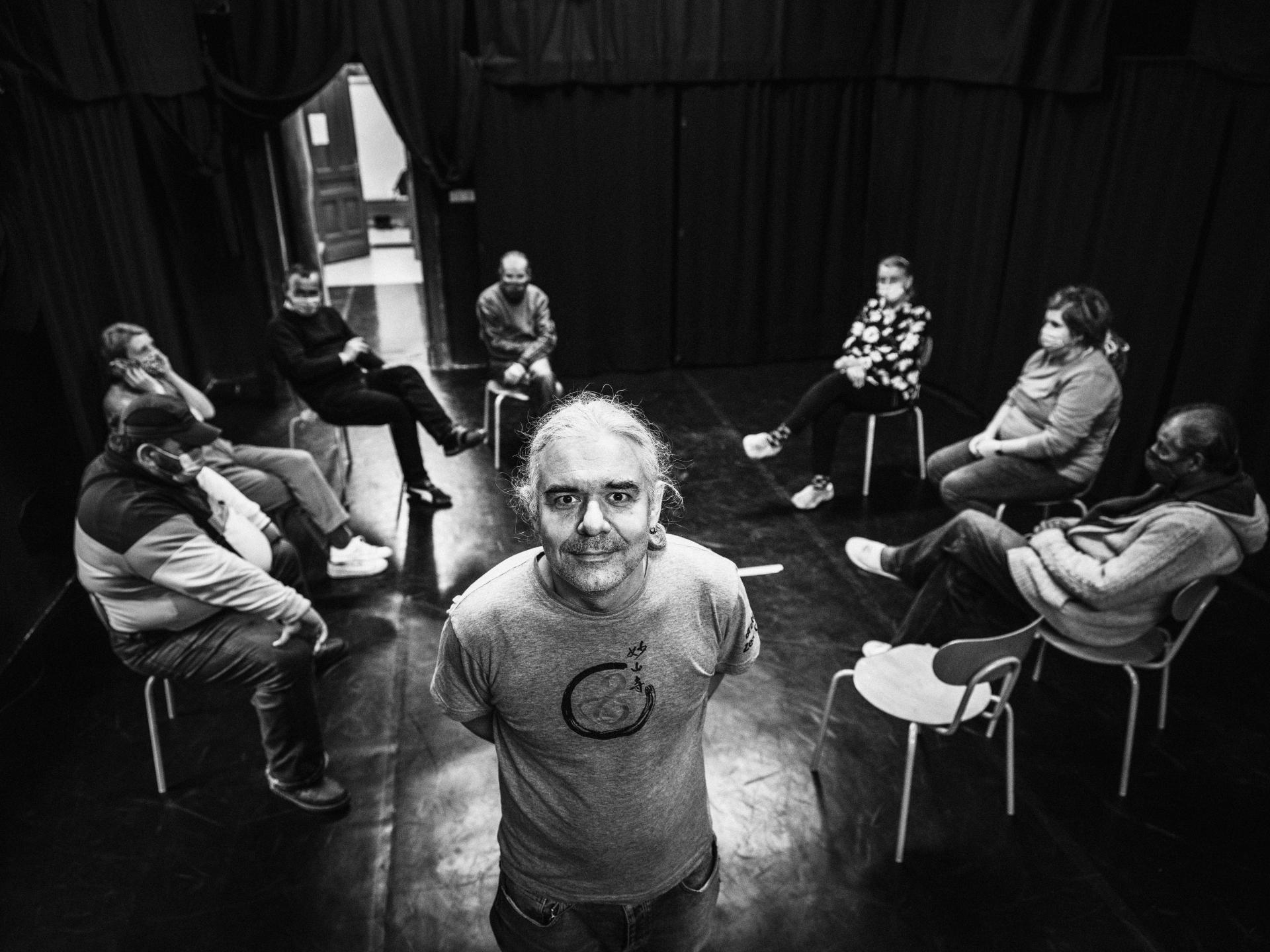 Patrik Krebs a divadelný súbor