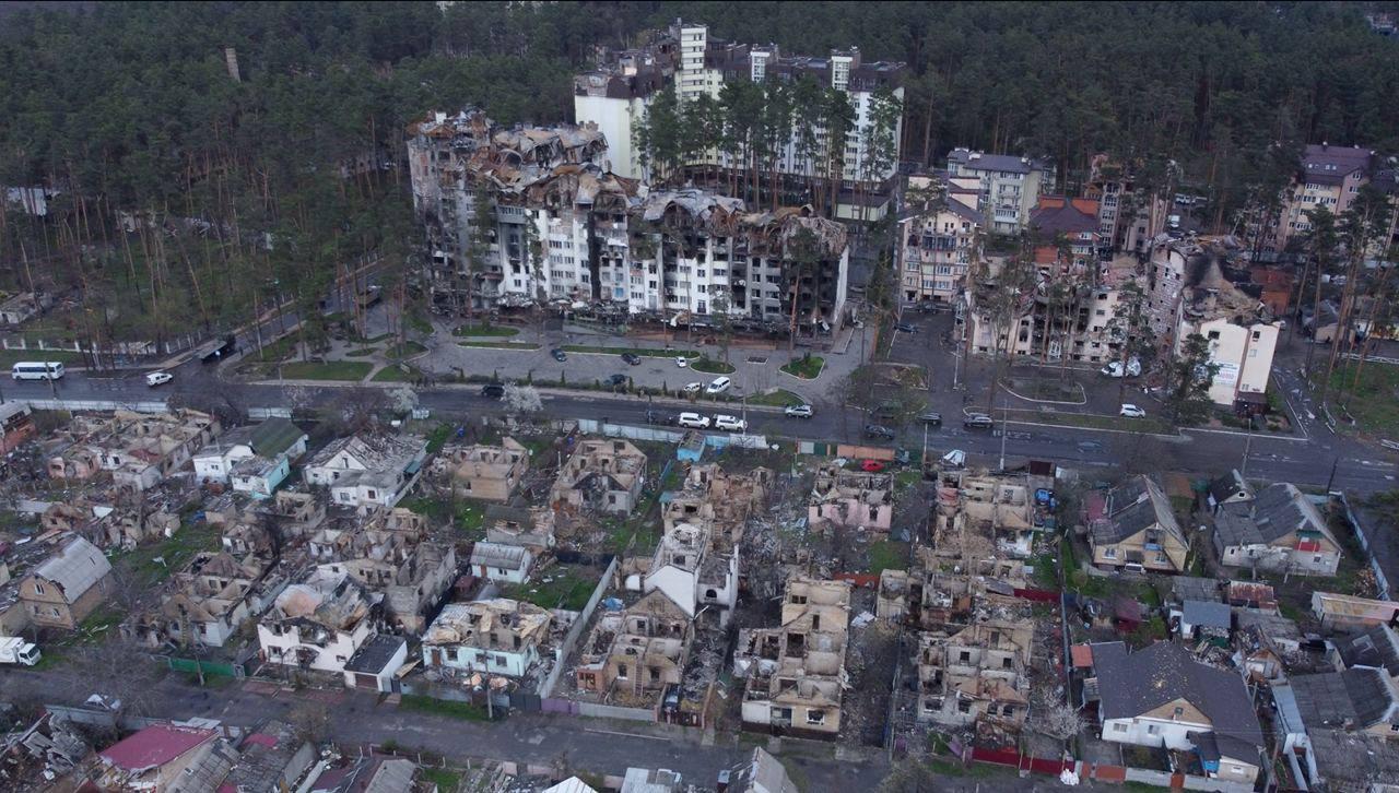 Po bombardovaní ostali v meste Irpiň zlikvidované celé obytné štvrte.