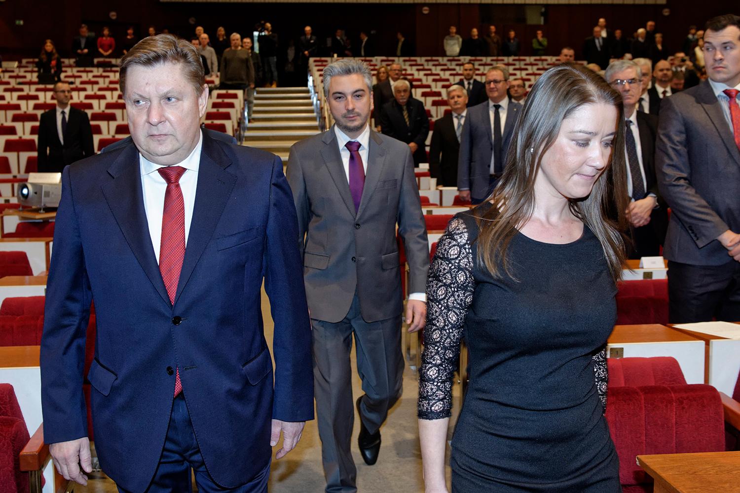 4. december 2017 Košice: Doterajší predseda Košického samosprávneho kraja Zdenko Trebuľa a nastupujúci predseda Rastislav Trnka na ustanovujúcom zasadnutí zastupiteľstva samosprávneho kraja.