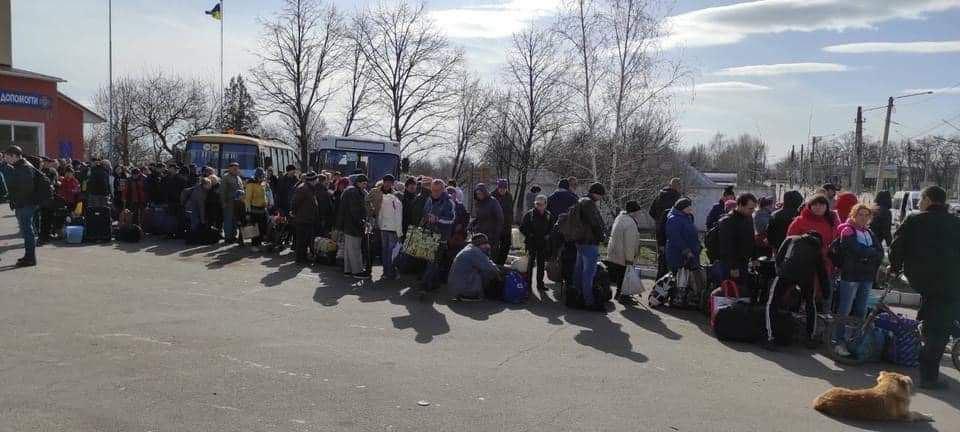 V sobotu bolo z Luhanského regiónu evakuovaných takmer 600 ľudí