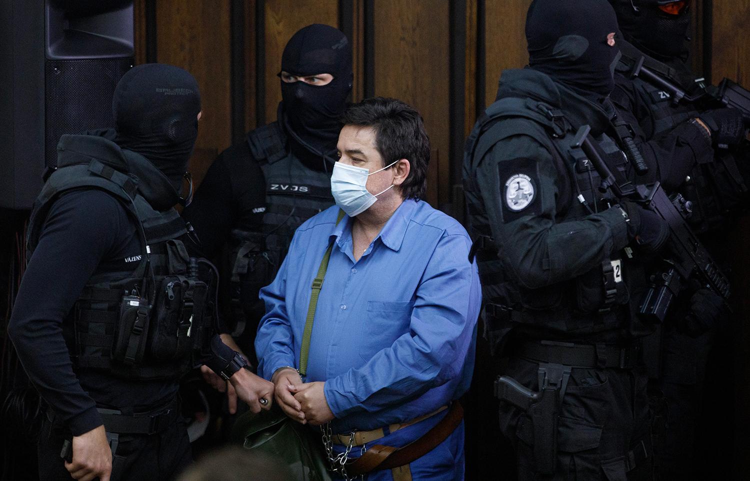 15. jún 2021 Bratislava: Marian Kočner prichádza v sprievode ozbrojenej eskorty na pojednávanie na Najvyšší súd SR.