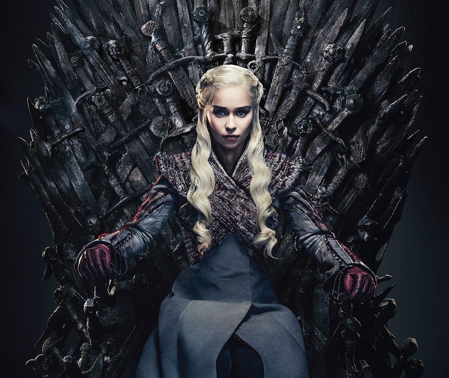 Daenerys Targaryen a Starkov bastard Jon Snow (na úvodnej dvojstrane), sa zdali jasnými adeptmi na kráľovský pár až do chvíle, keď sa ukázalo, že Jon je jej synovec.