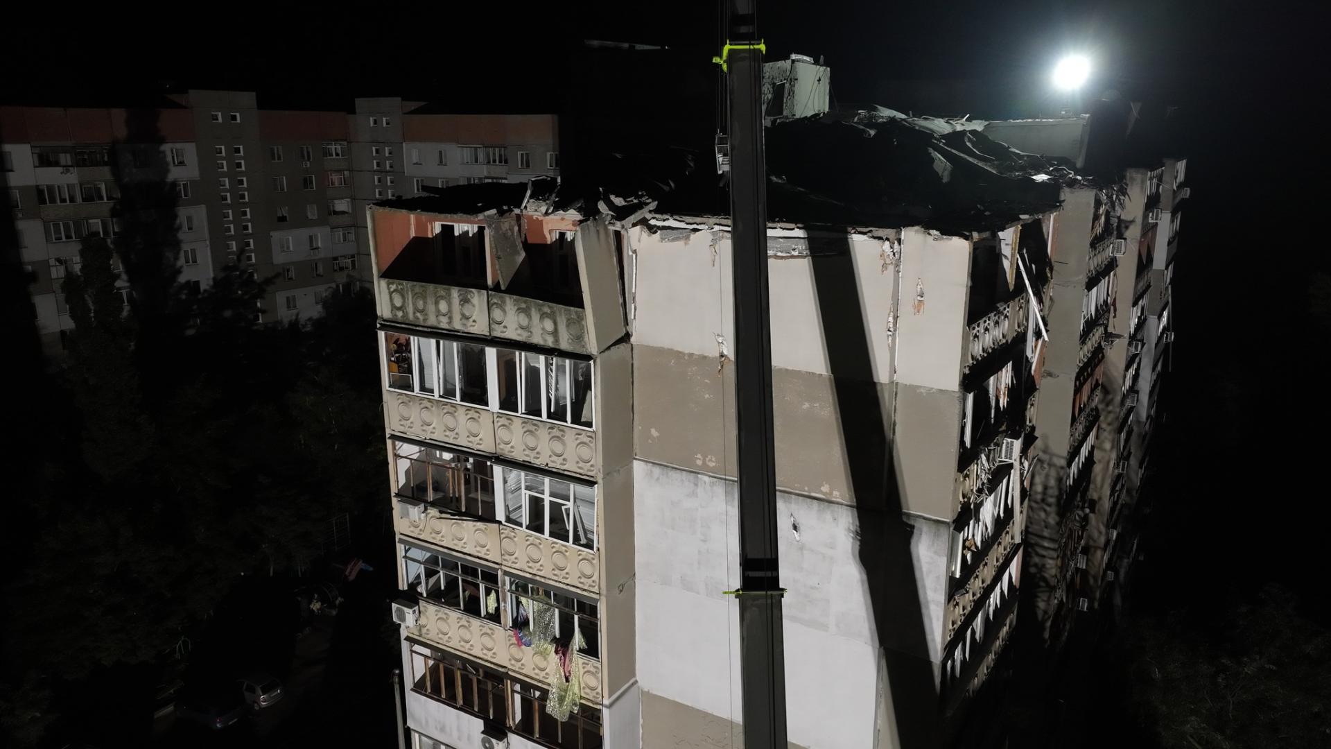 Pohľad na zničený dom v meste Mykolajiv