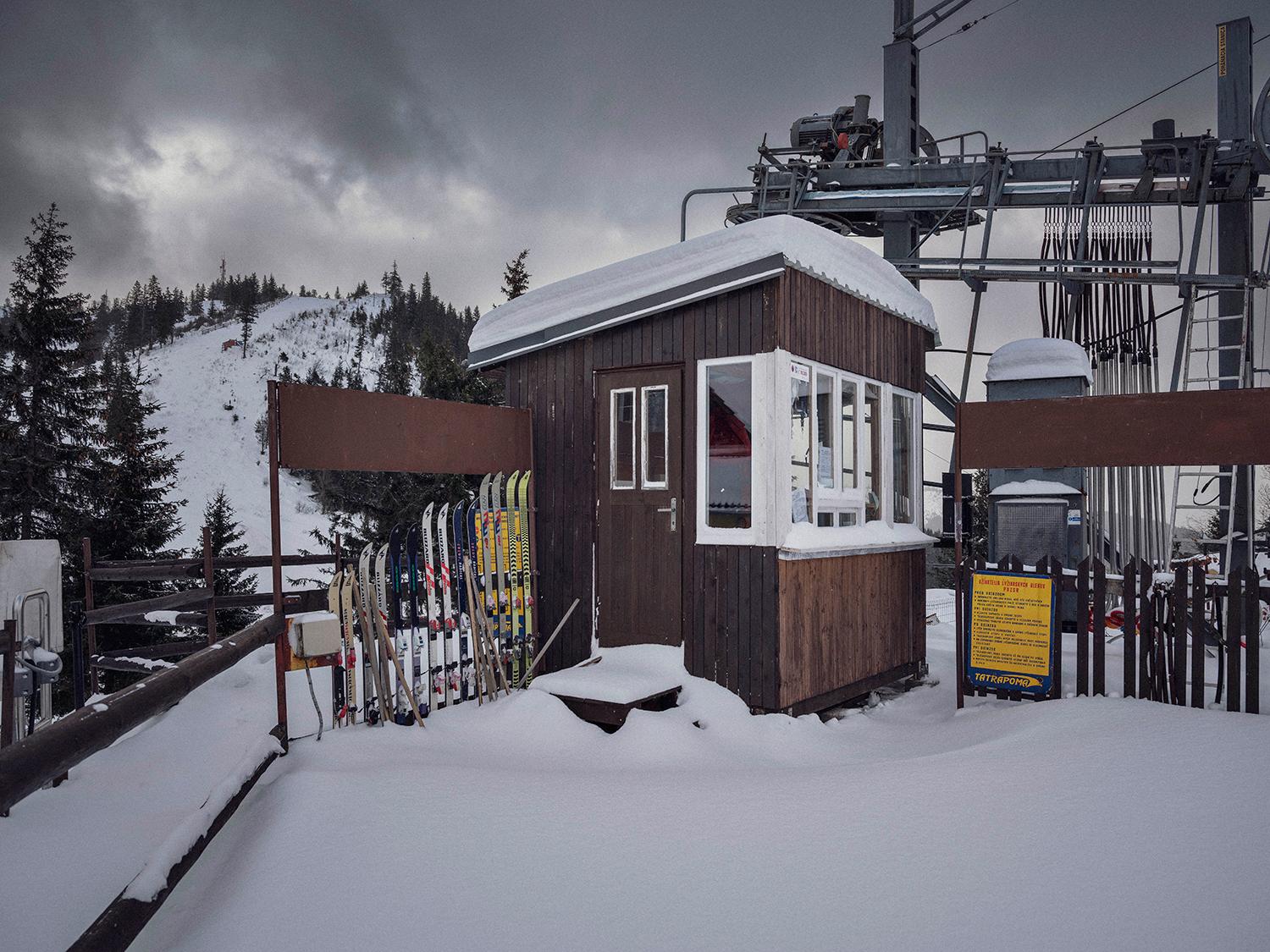 21. decembra 2021 Čertovica, Vyšná Boca: Lyžiarske stredisko STIV Čertovica je menším z dvoch lyžiarskych stredísk v tejto kedysi hojne navštevovanej lokalite.