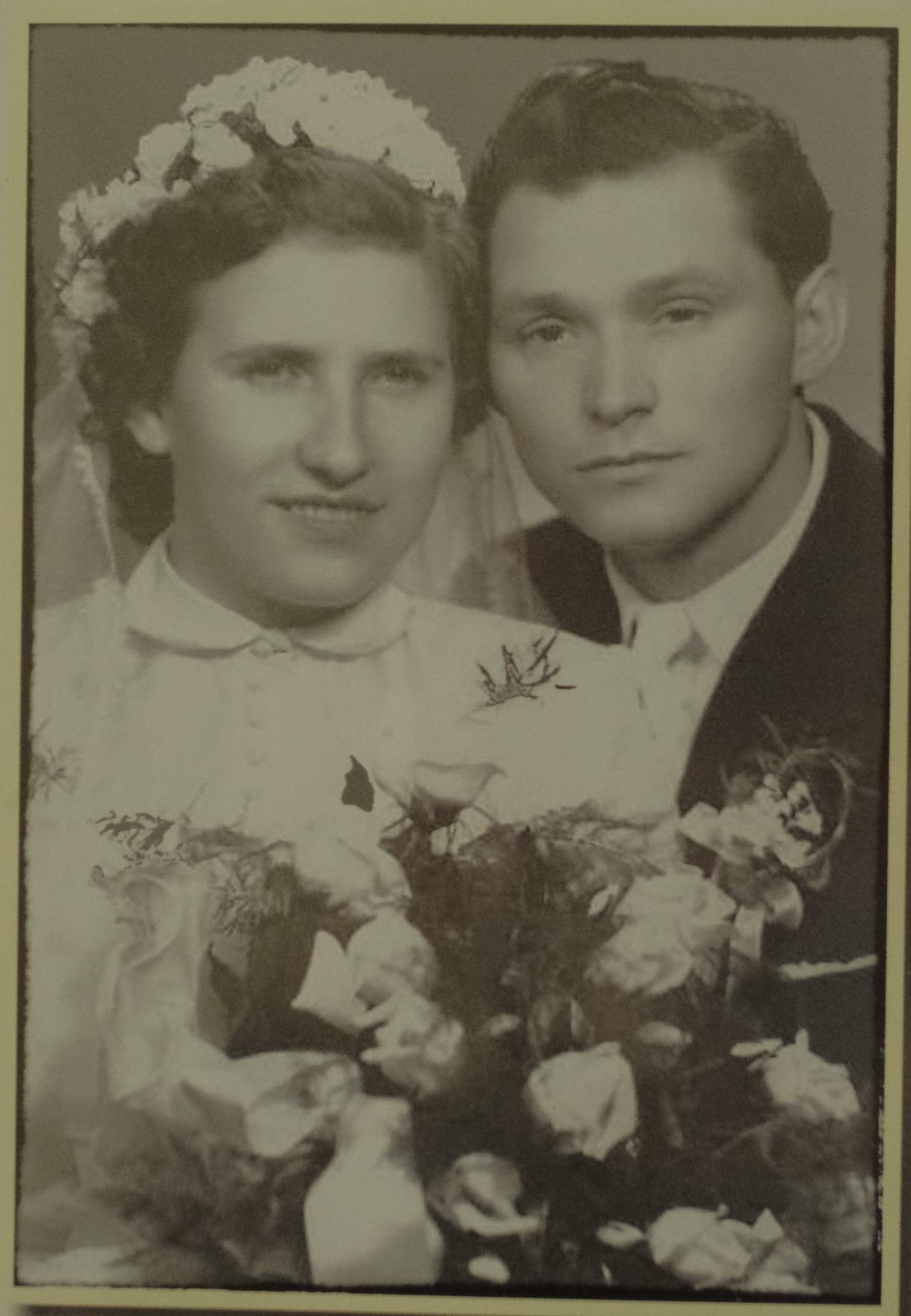 Svadobná fotografia manželov Hettešovcov. 