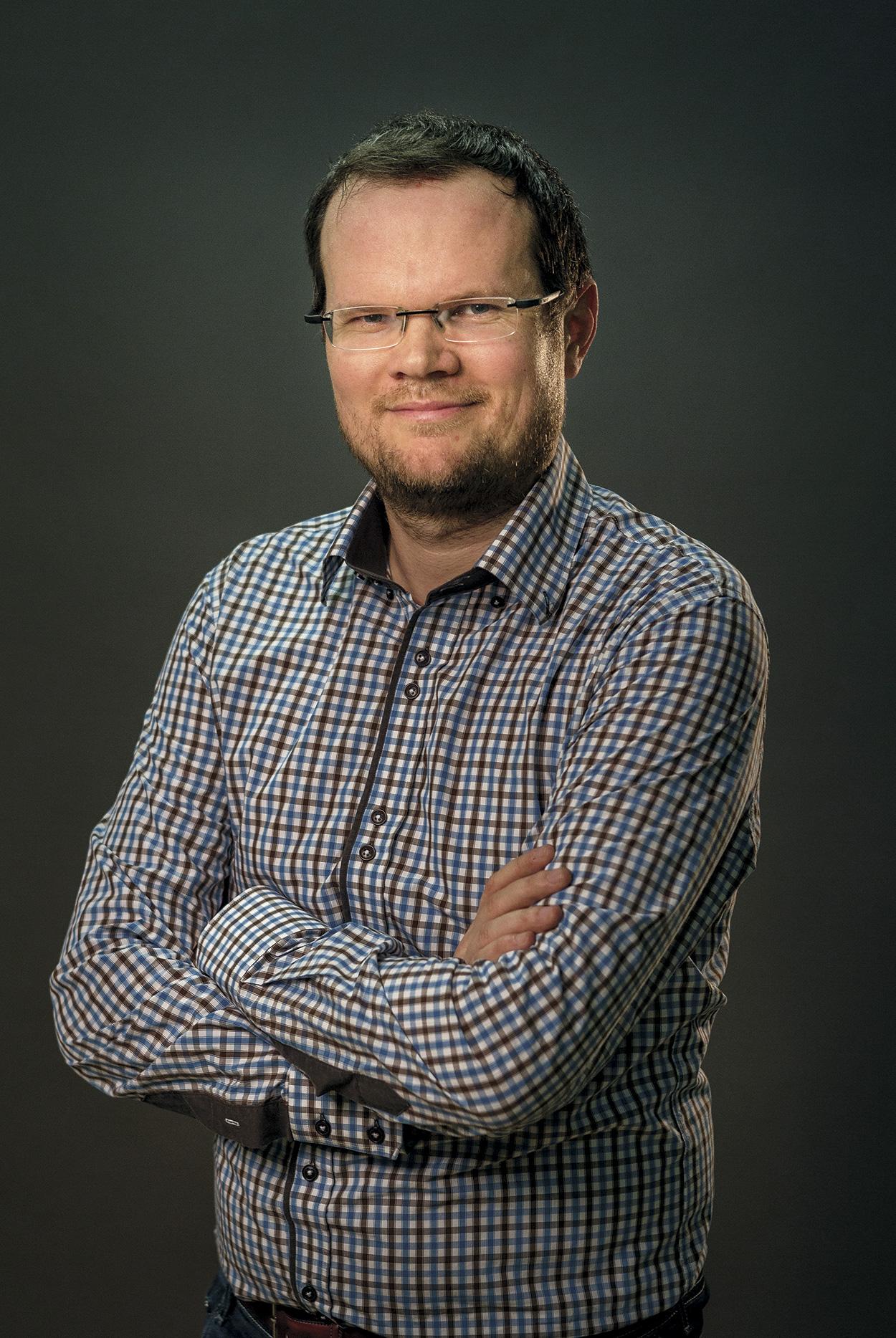 Peter Kubina. Advokát. „Česi nedovolili, aby Ústavný súd, kľúčový pre uplatňovanie spravodlivosti v krajine, zdegeneroval tak, ako to hrozí u nás.“