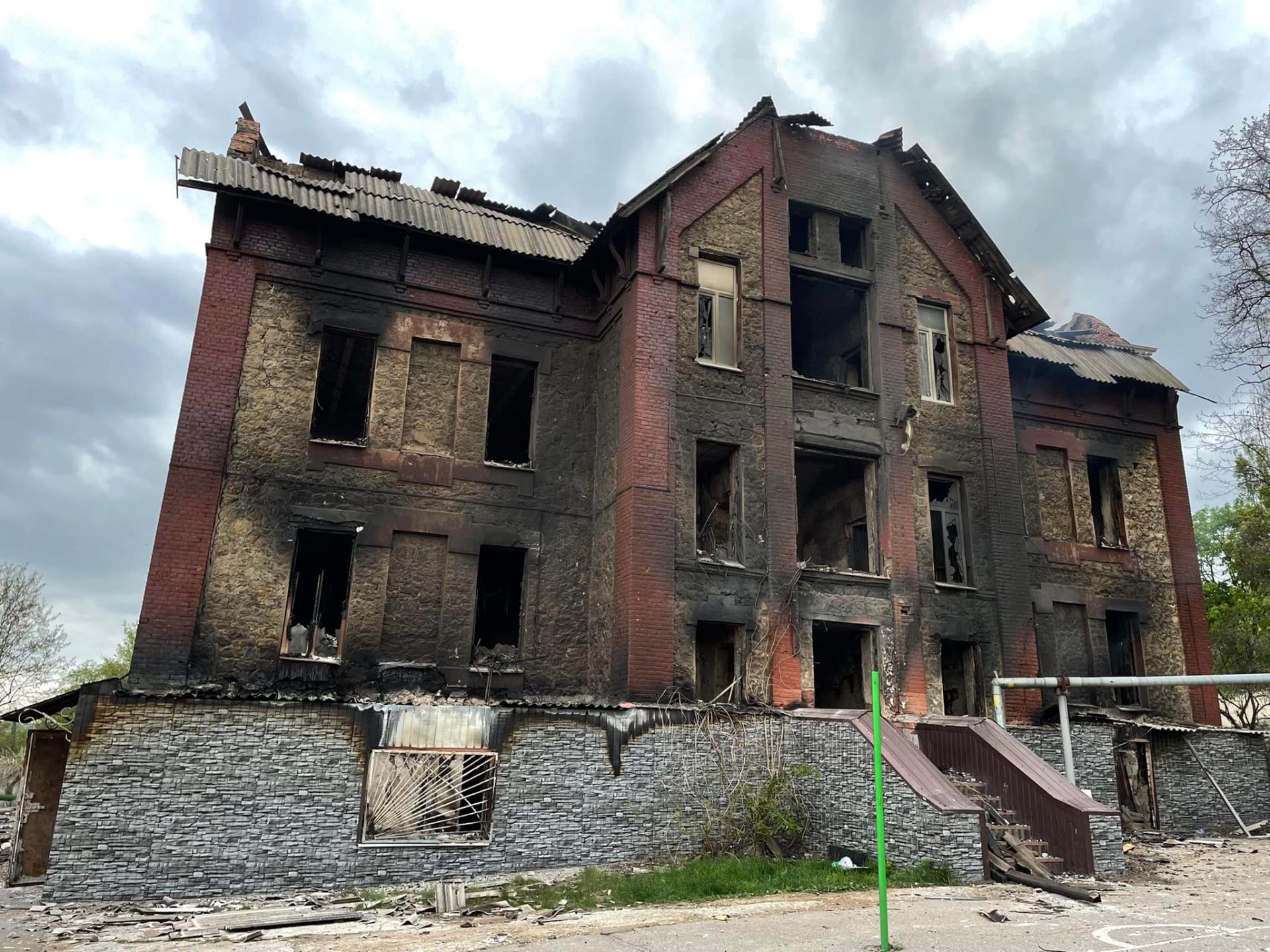 Vypálená stanica v Luhansku