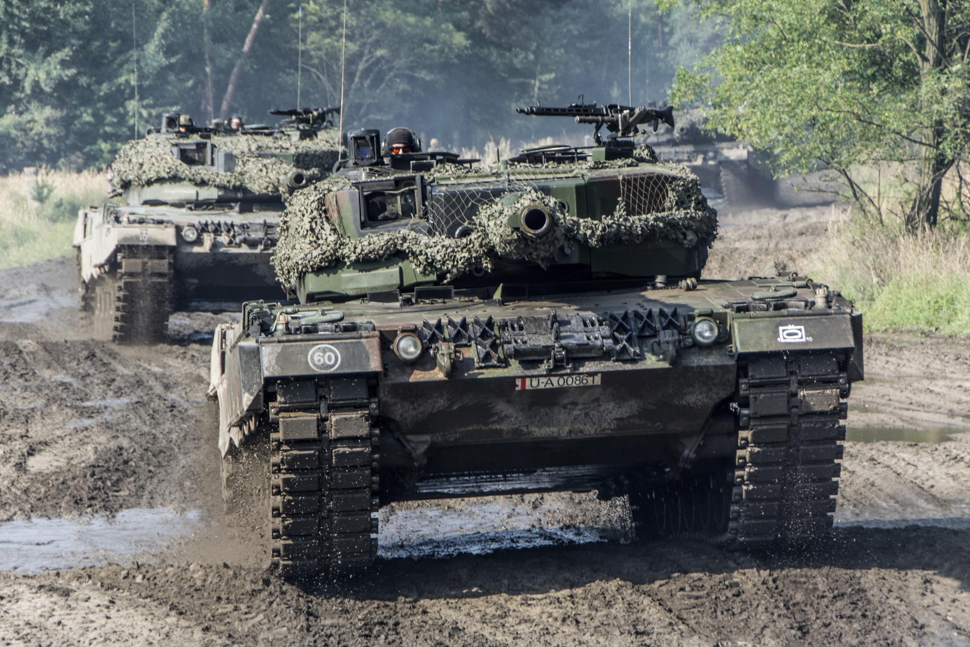 Nemecký tak Leopard vo verzií 2A4.