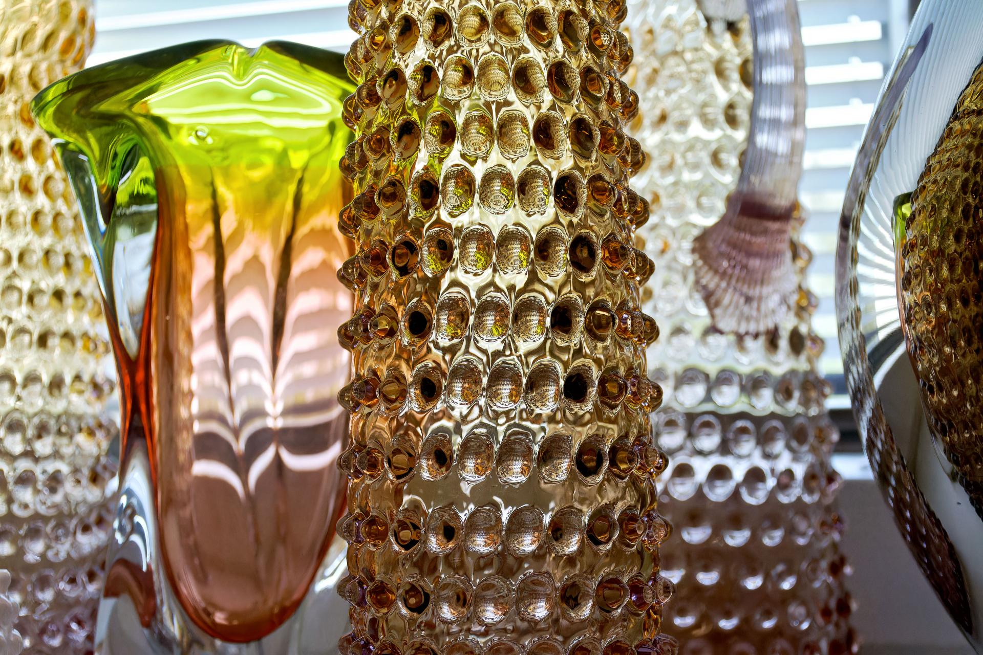 Na „šošovkách“ vznikajú nádherné optické efekty.