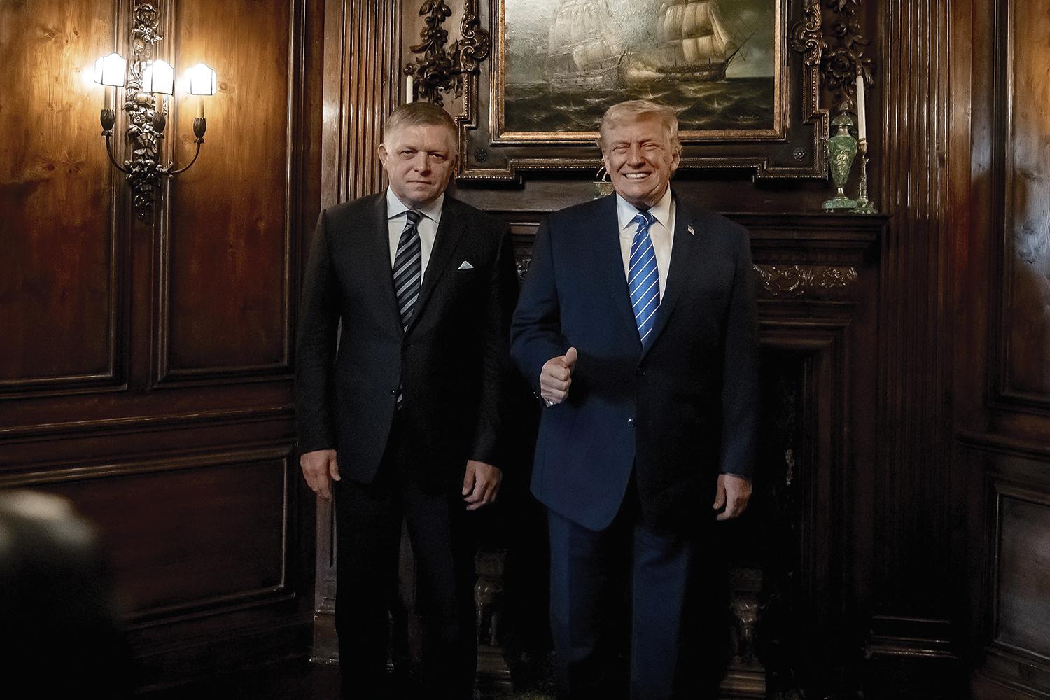 17. január 2026 Mar-a-Lago, USA: Politici v najvyšších štátnych funkciách – od Donalda Trumpa po Roberta Fica – vypúšťajú do sveta také hlúposti a nehoráznosti, aké si pred časom nedovolili ani tí najdrsnejší stand-up komici.