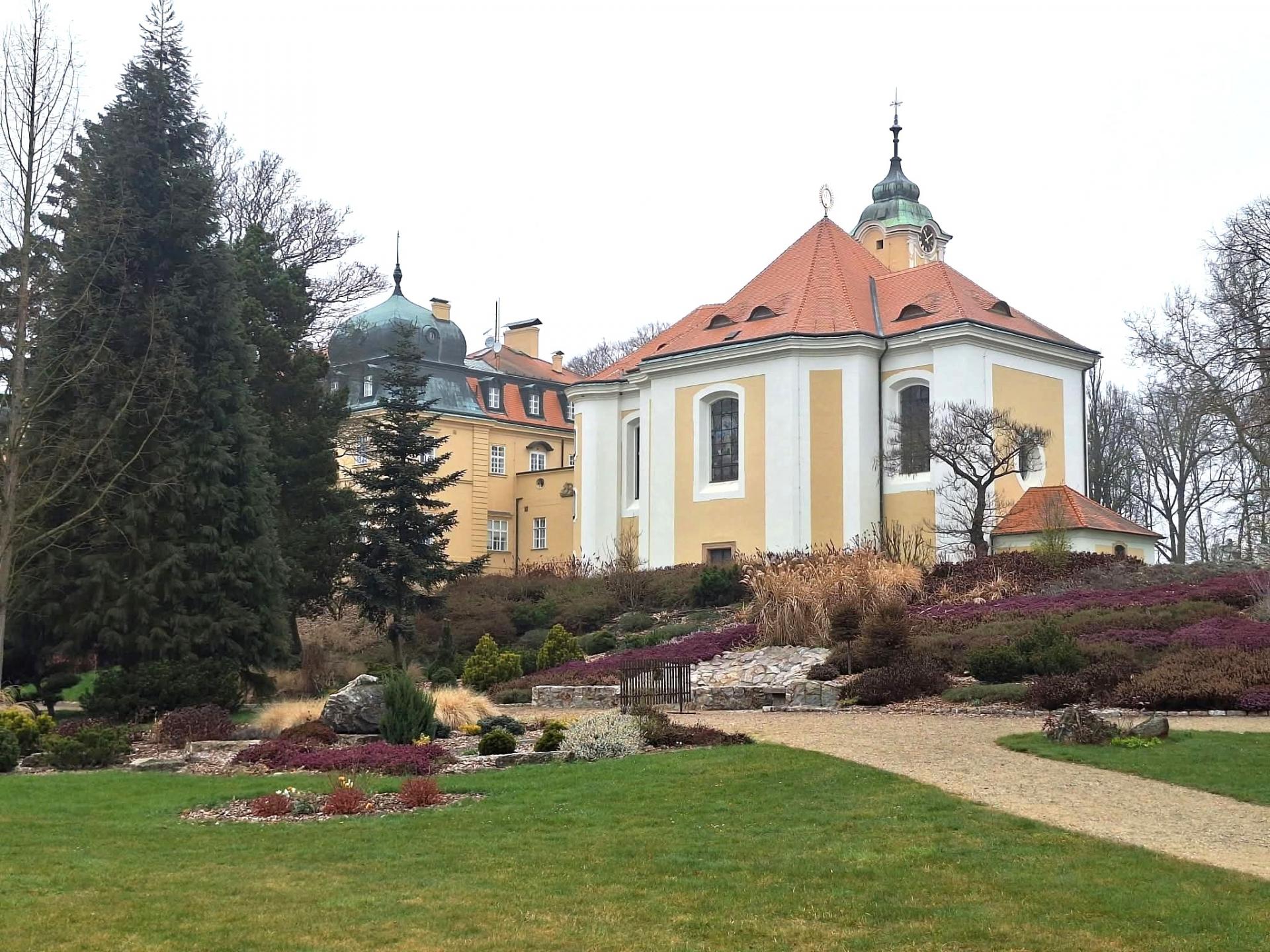 Väčšinu lánských projektov Plečnik navrhoval – podobne ako pri Pražskom hrade – na diaľku z Ľubľany, kde vyučoval architektúru.