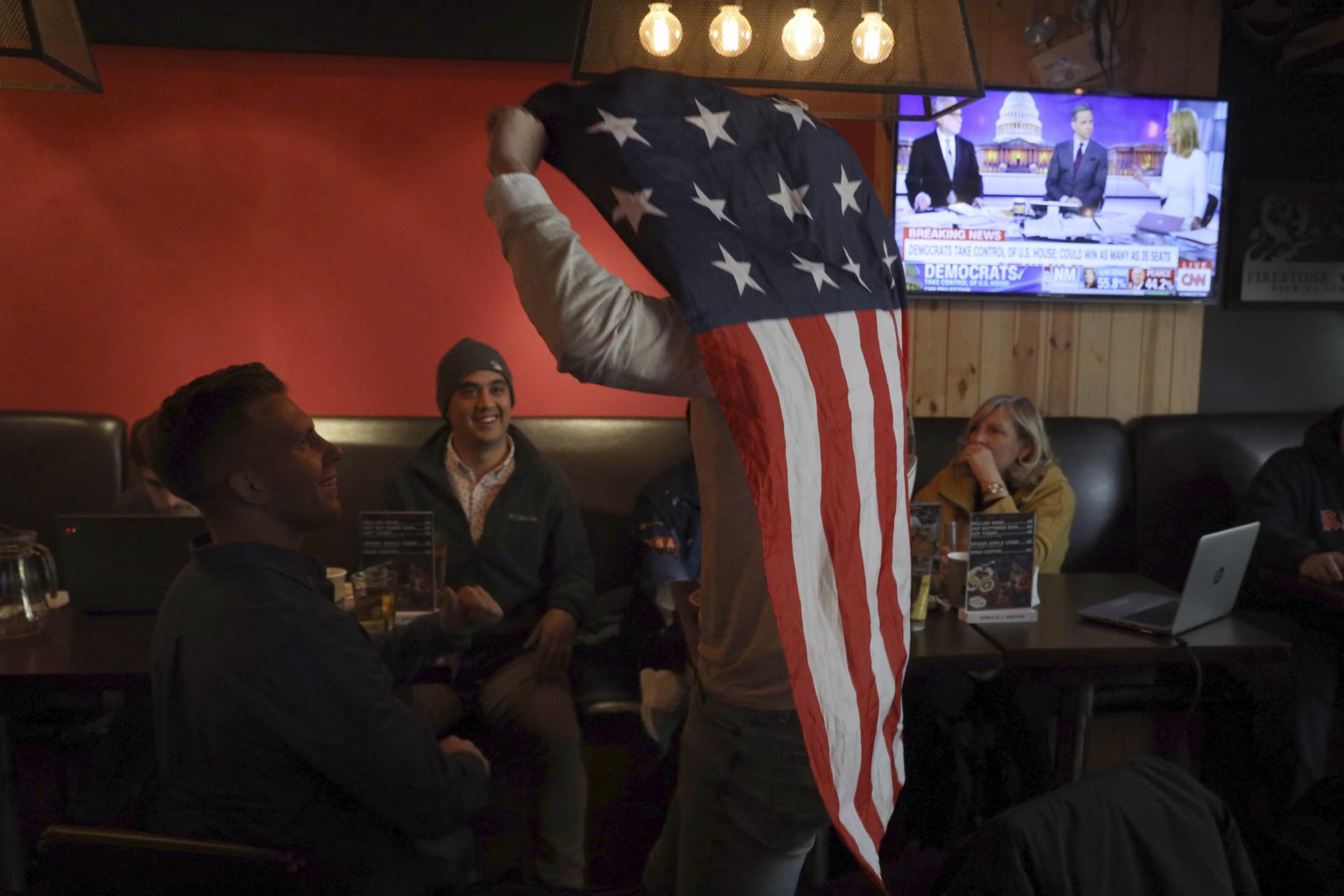 Oslavy organizované demokratmi po tom, ako získali po voľbách v snemovni väčšinu.