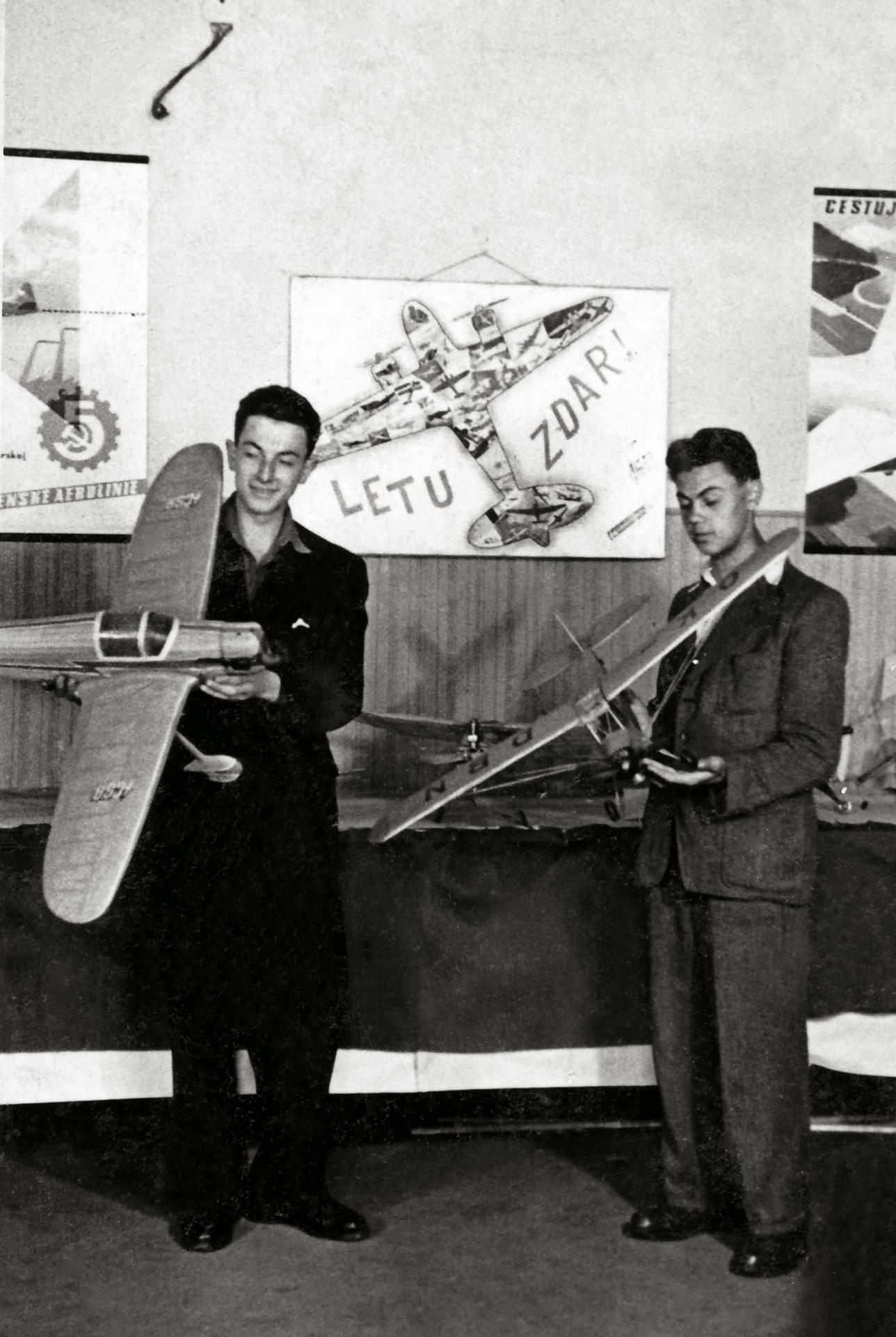 Letecká výstava v Prievidzi v roku 1952.