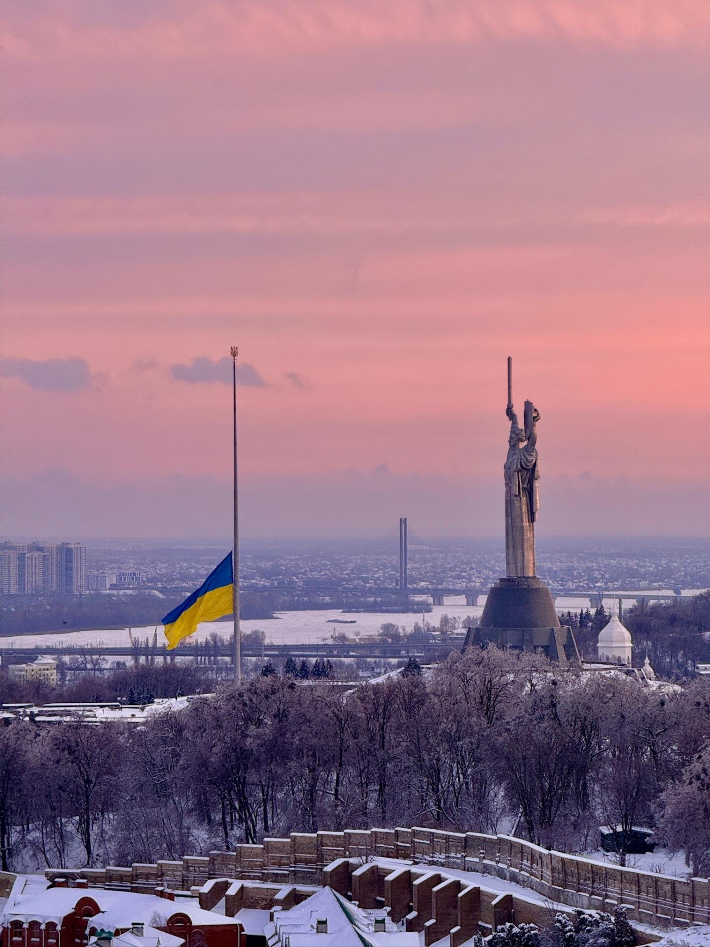 Kyjev, Matka Ukrajina