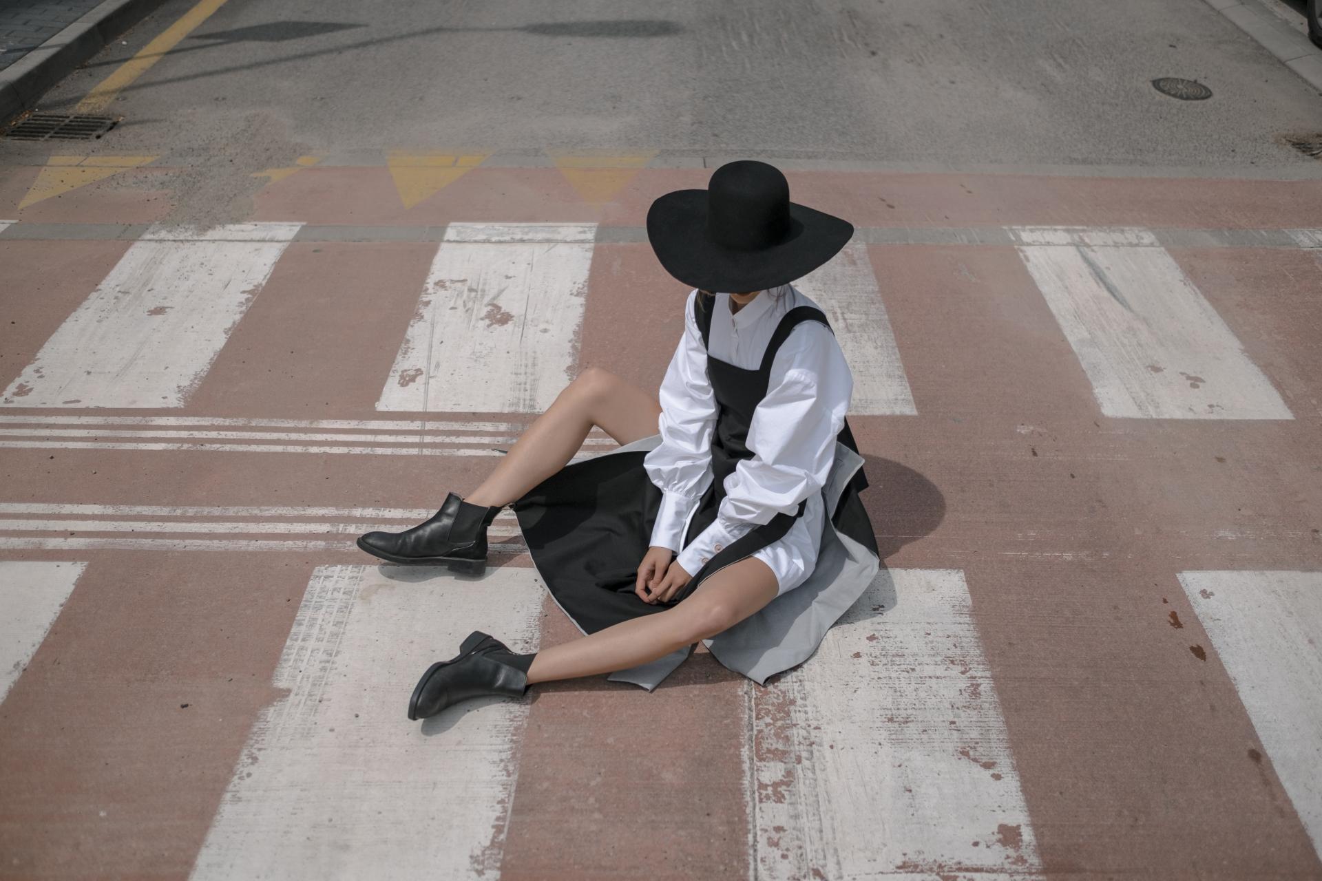 Nedeľné šaty z Kvinna Collection fotené na Hlbokej ceste.