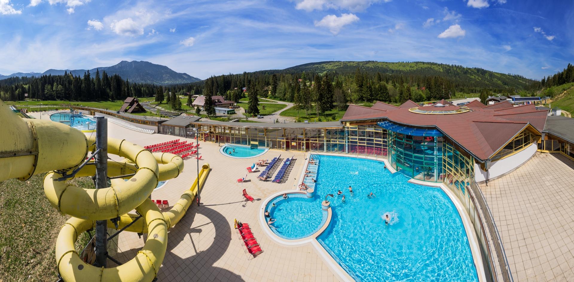 Deti v aquaparku Meander Oravice nájdu nielen detský bazén, tobogán, ale aj detský kútik, hojdačky a ďaľšie atrakcie.